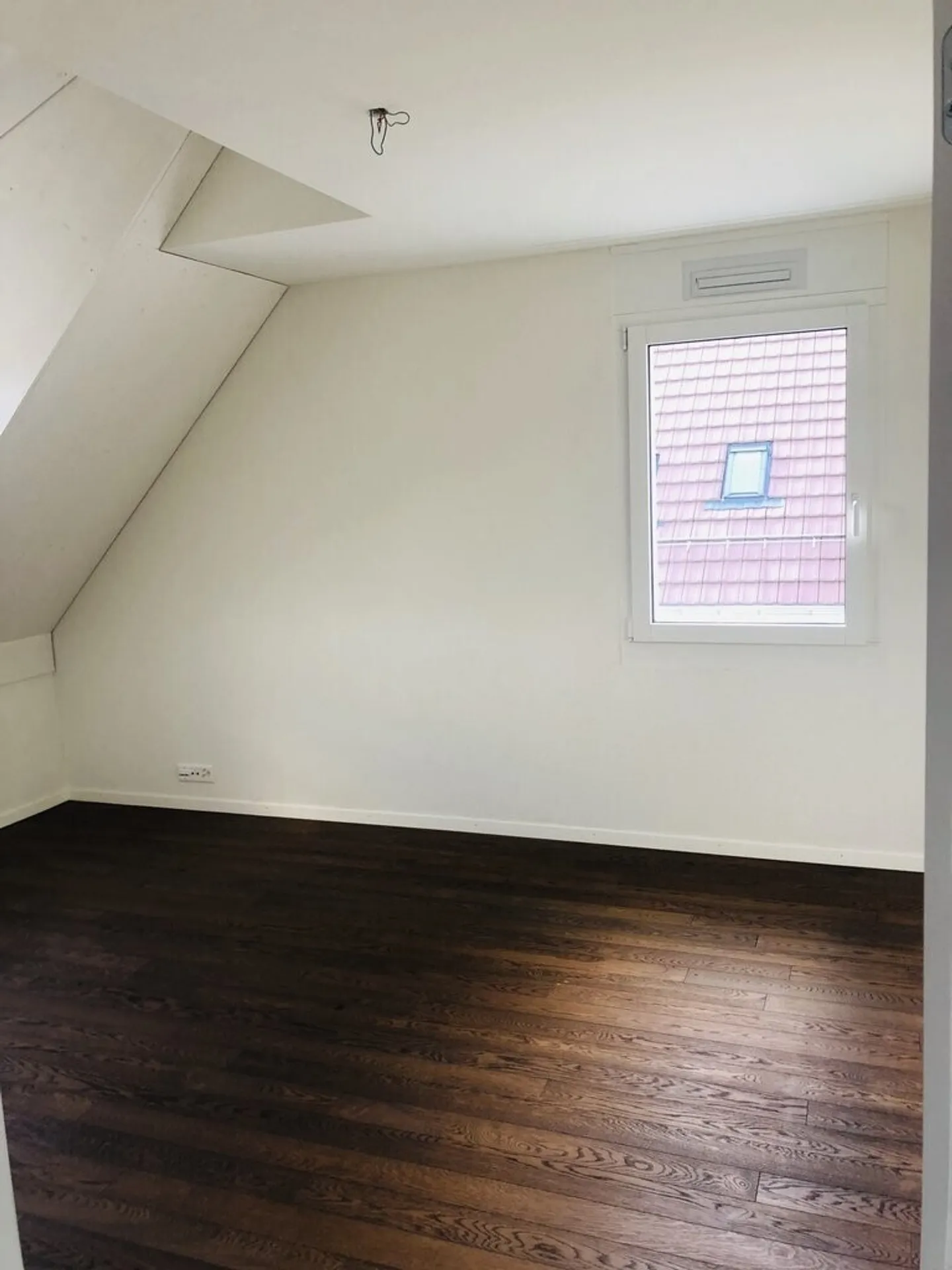 Living in an idyllic residential area - Photo 3 of 5