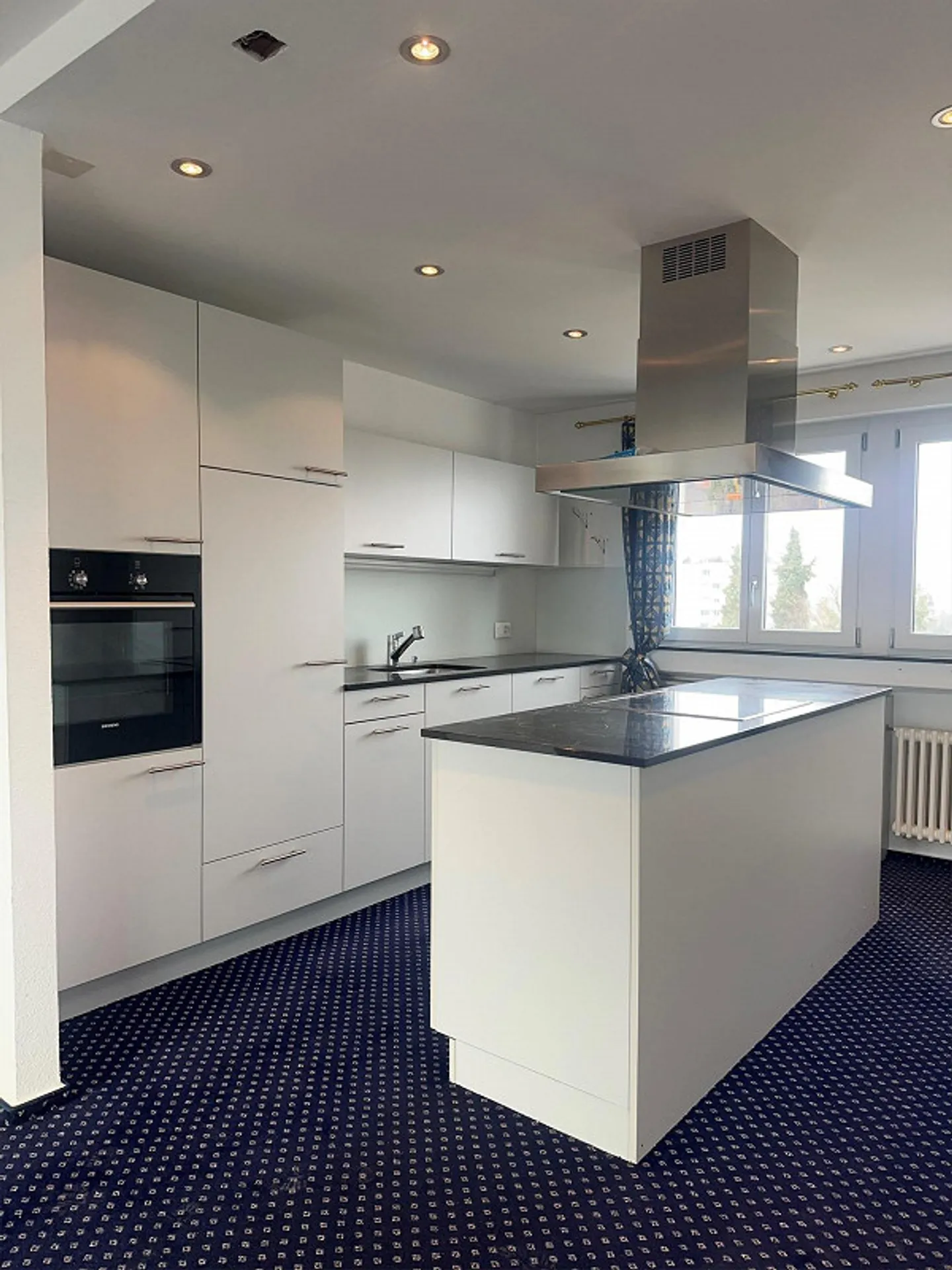 Exclusive 4.5-room penthouse apartment with large terrace in the center ... - Photo 1 of 12