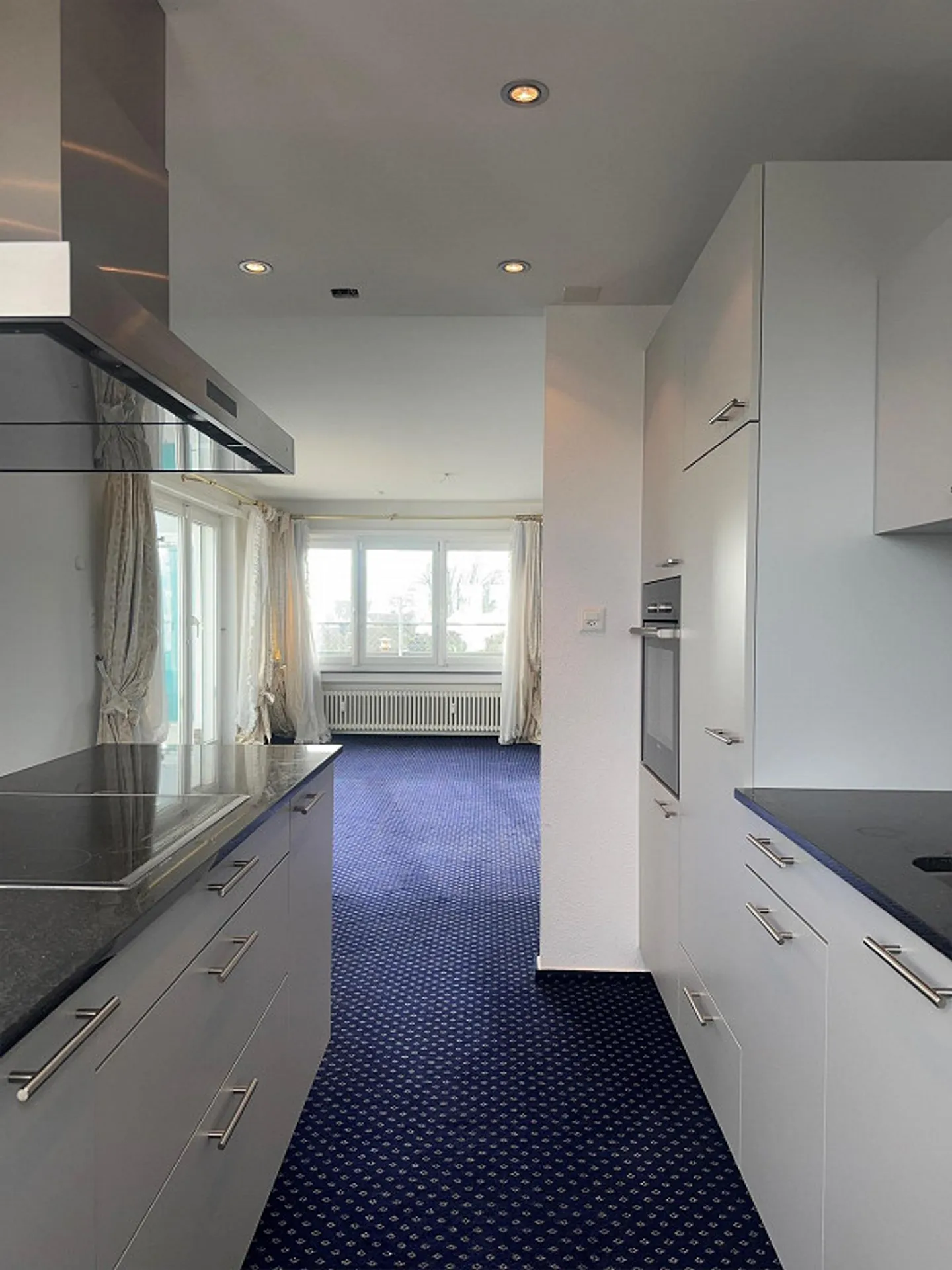 Exclusive 4.5-room penthouse apartment with large terrace in the center ... - Photo 3 of 12