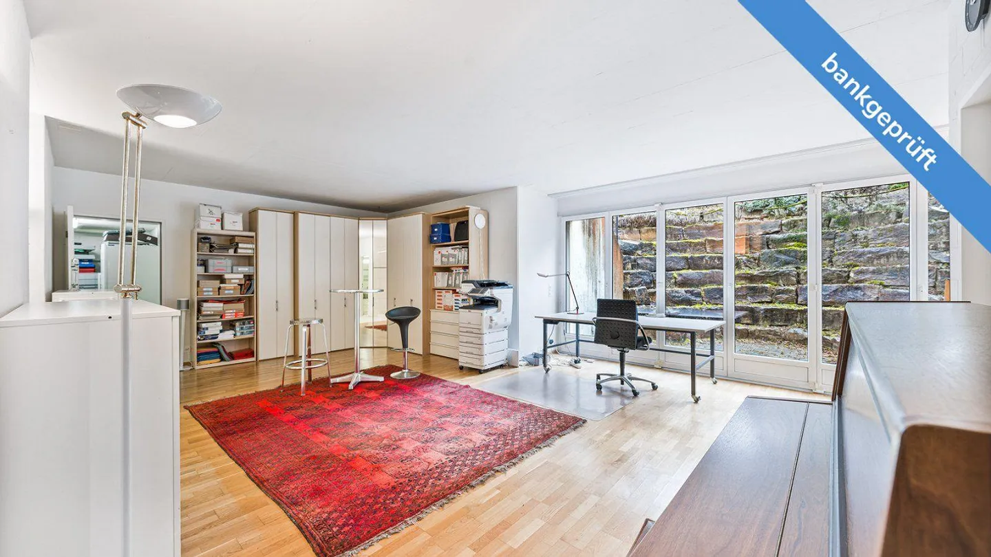 AgentSelly - Unico Living & Business, soleggiato nell'atrio - Foto 3 di 13