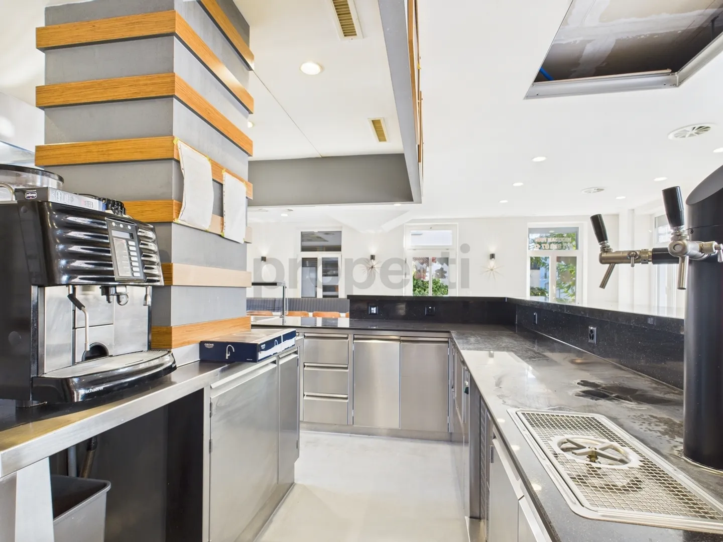 Unique Opportunity: Restaurant for Rent in the Heart of Wil - Photo 5 of 12