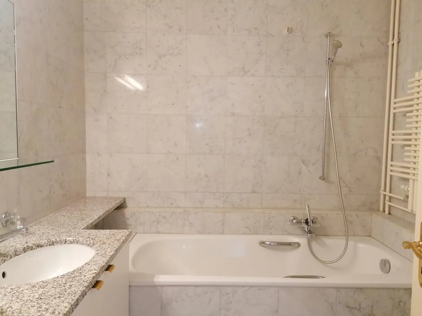 Stilvolle 5-Zimmer-Wohnung mit Balkon - Foto 4 von 11