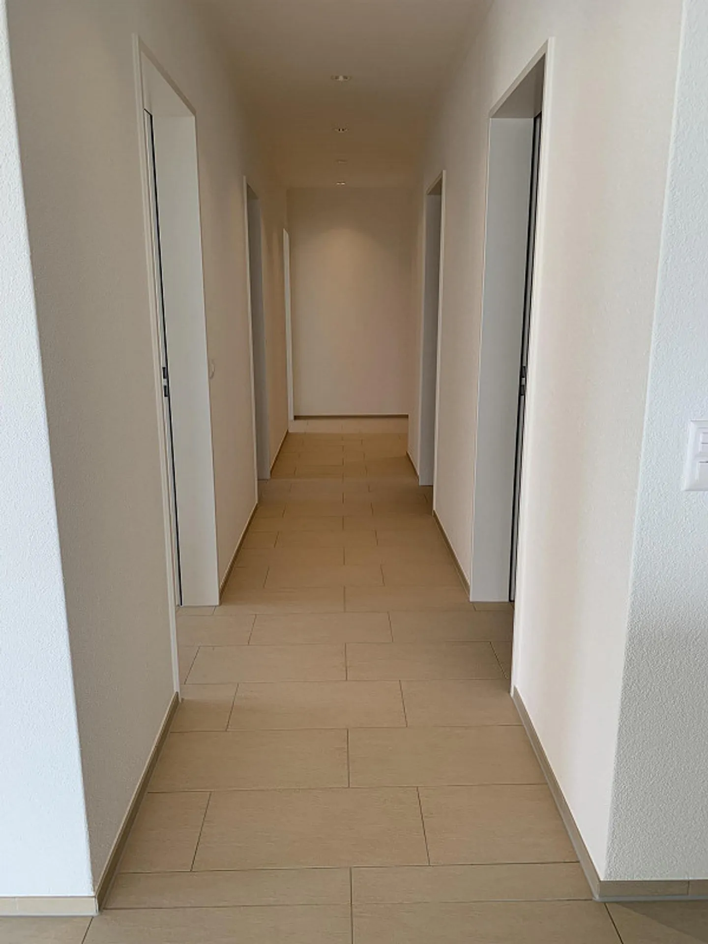 Grosszügige und helle 3.5-Zimmerwohnung (112 m2) - Foto 15 di 30