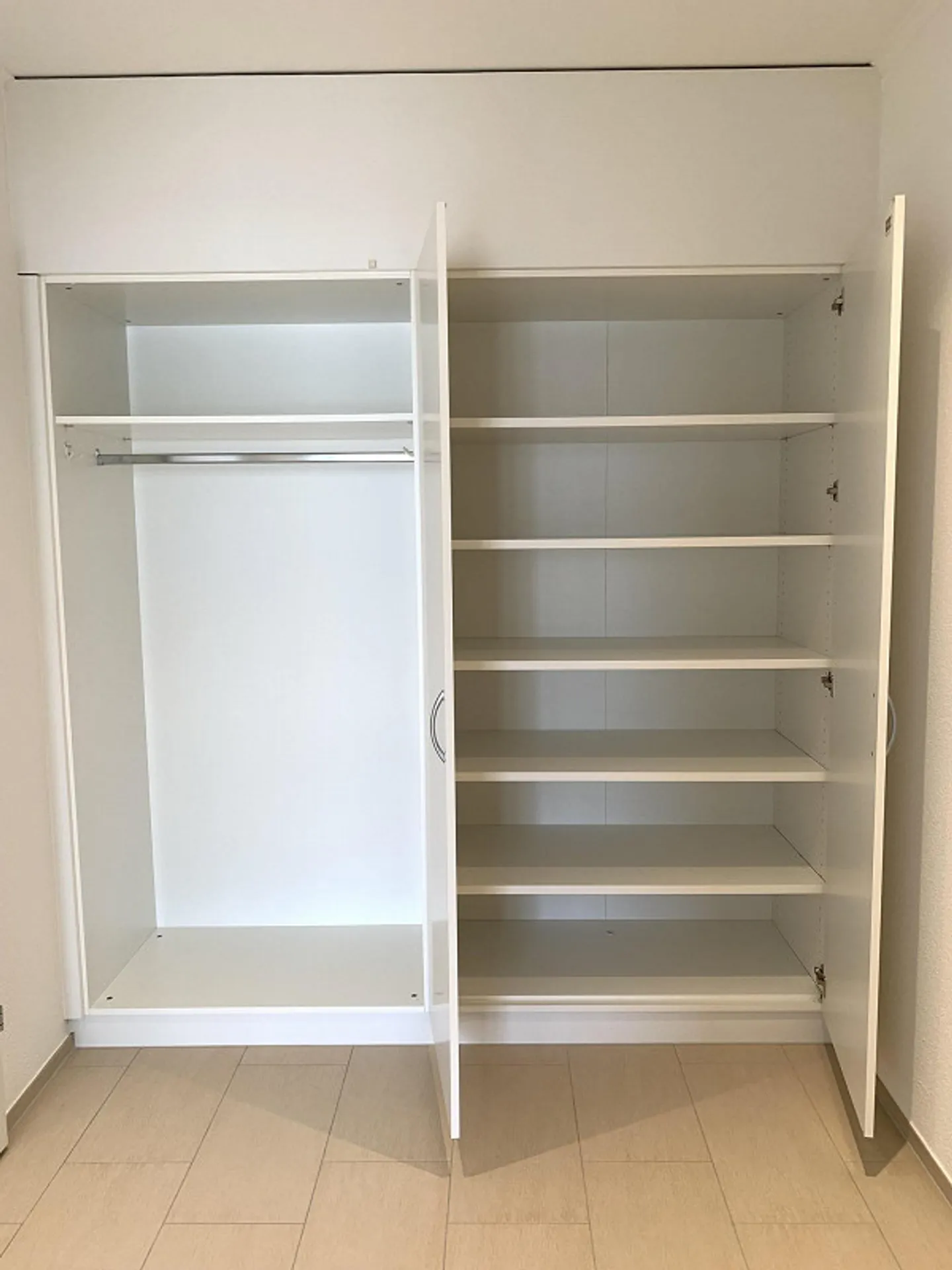 Grosszügige und helle 3.5-Zimmerwohnung (112 m2) - Foto 23 di 30