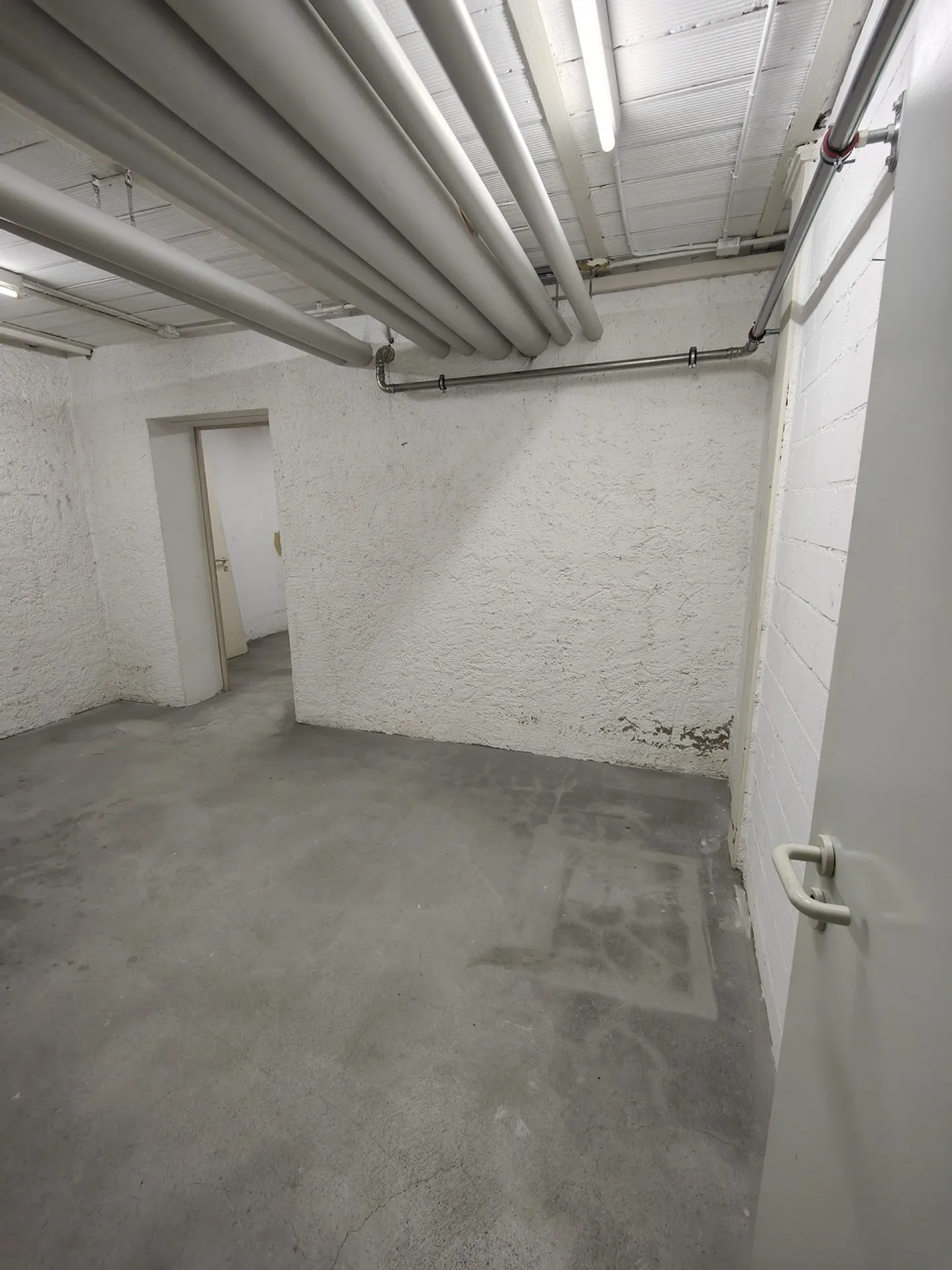 29m2 Storage Room Inner Margarethenstrasse Near Basel SBB - Photo 6 of 8