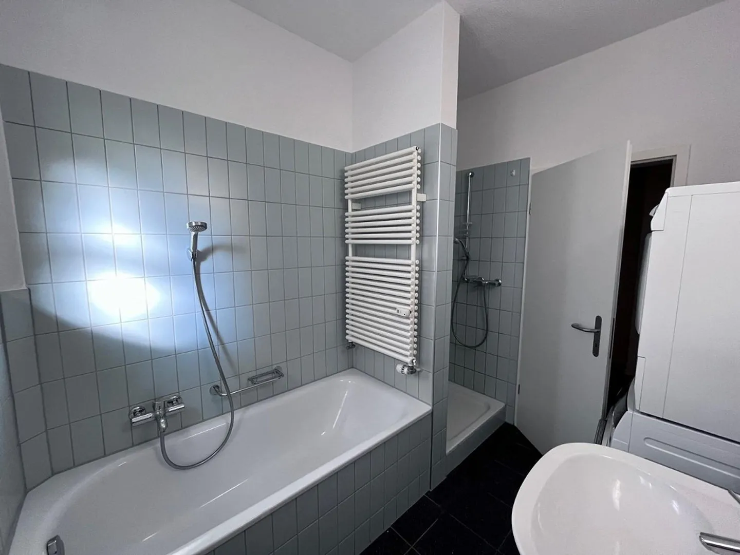 Appartement lumineux de 3 pièces près de la gare / du parc municipal - Photo 5 sur 9