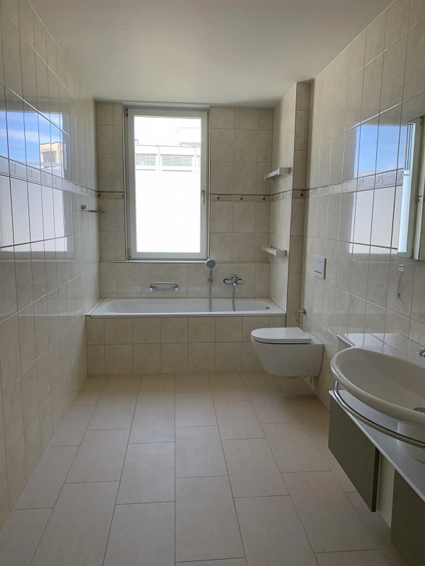 Grosszügige und helle 3.5-Zimmerwohnung (112 m2) - Foto 24 di 30