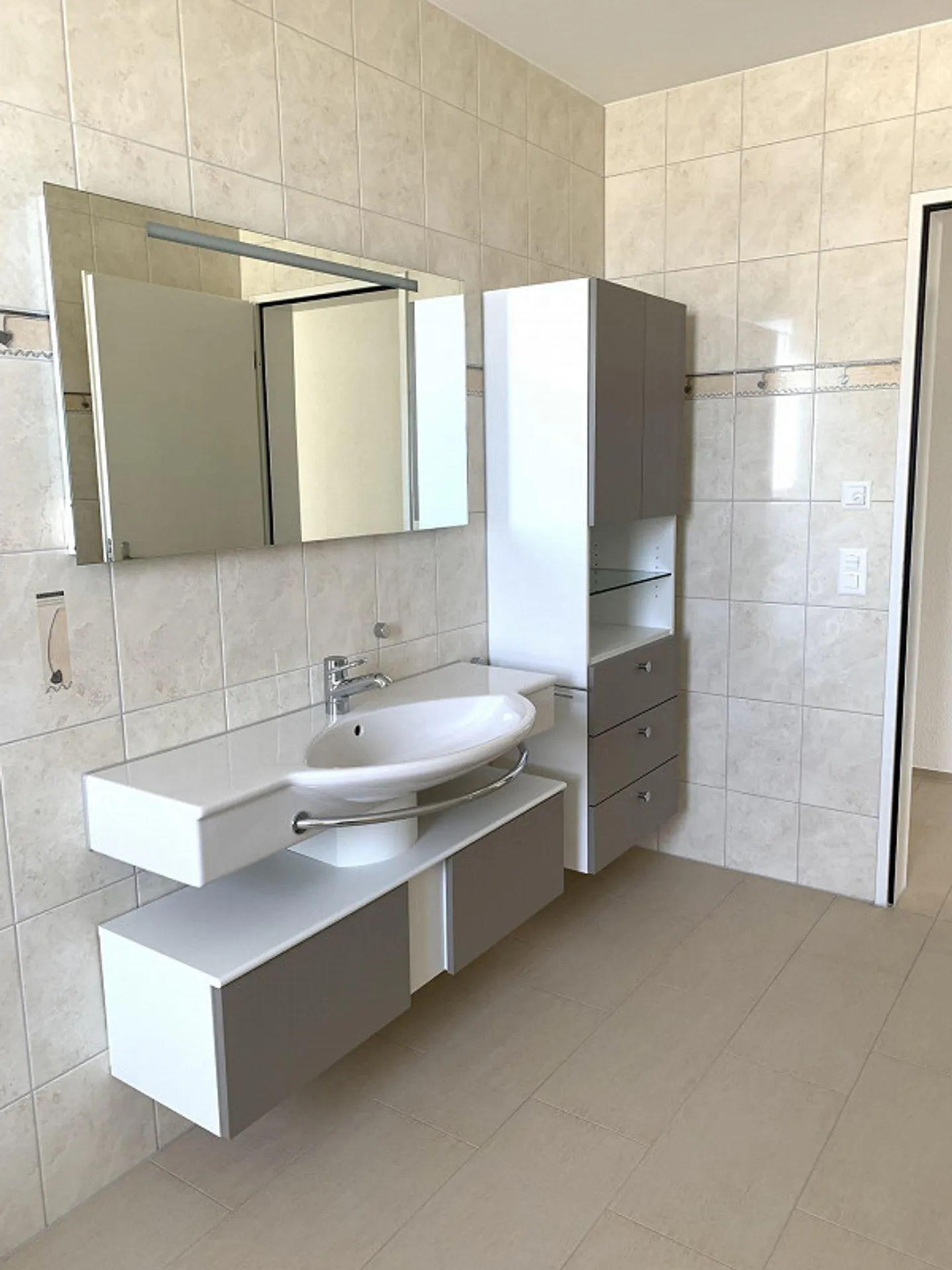 Grosszügige und helle 3.5-Zimmerwohnung (112 m2) - Foto 25 di 30