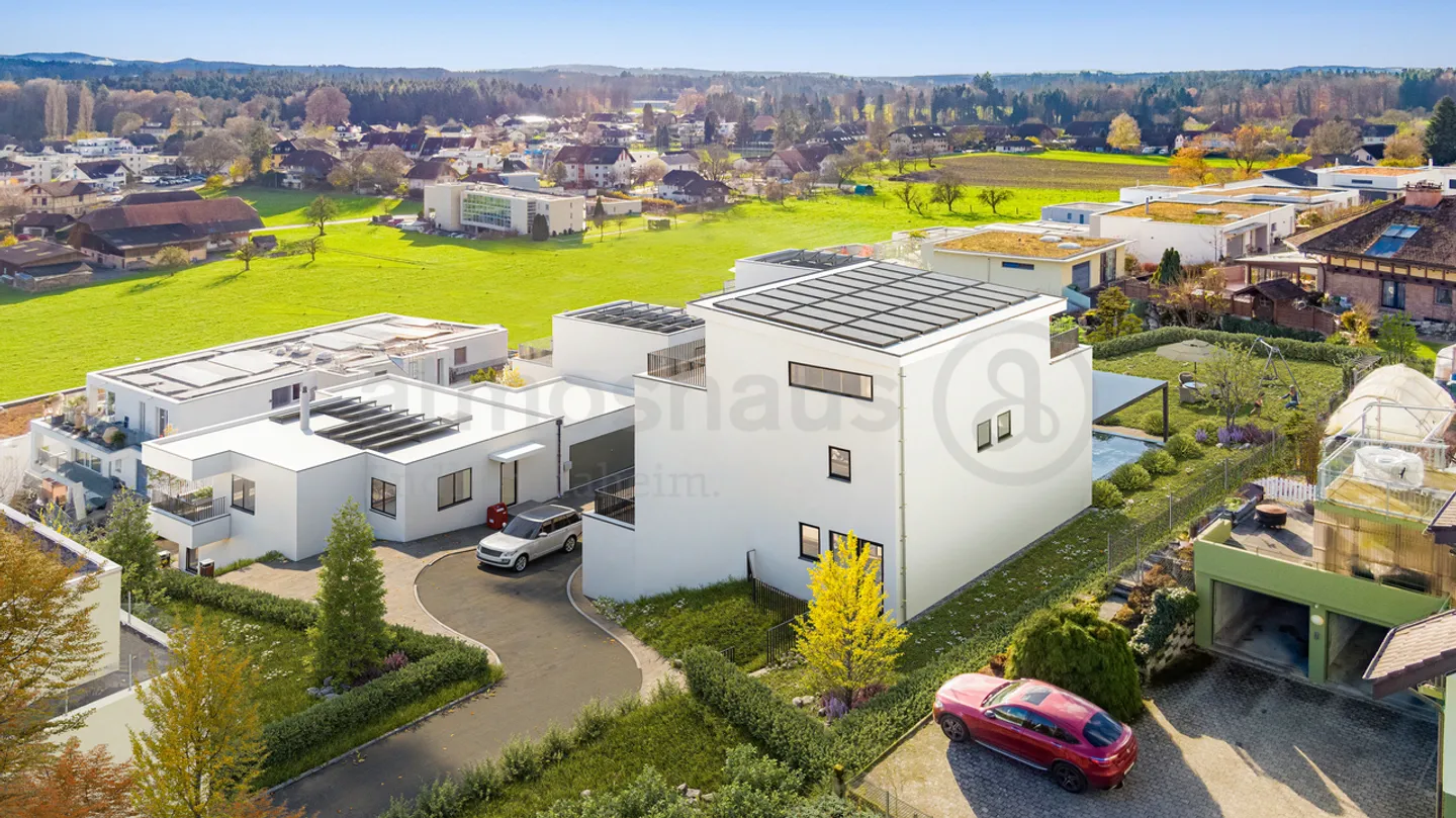 Nuova costruzione di una casa unifamiliare con attico a Bützberg, familiare e moderna - Foto 2 di 7