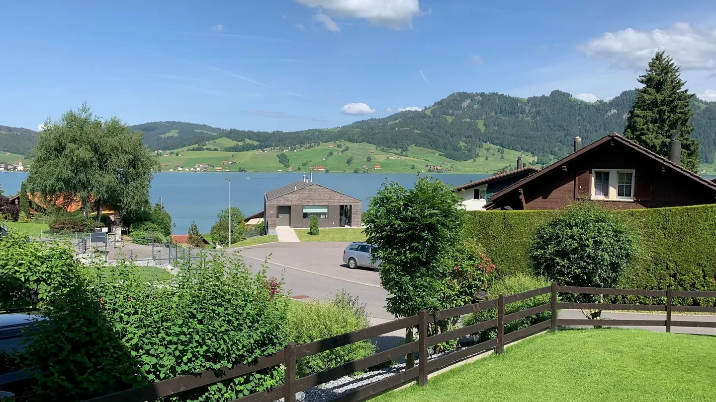 Charming chalet with lake and mountain views - Photo 9 of 13