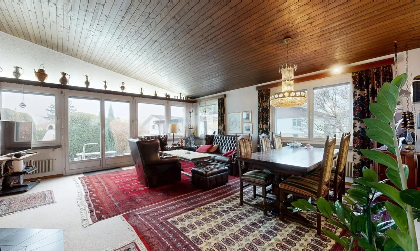 Family-friendly single-family house in a quiet location in Rebstein - Photo 3 of 11