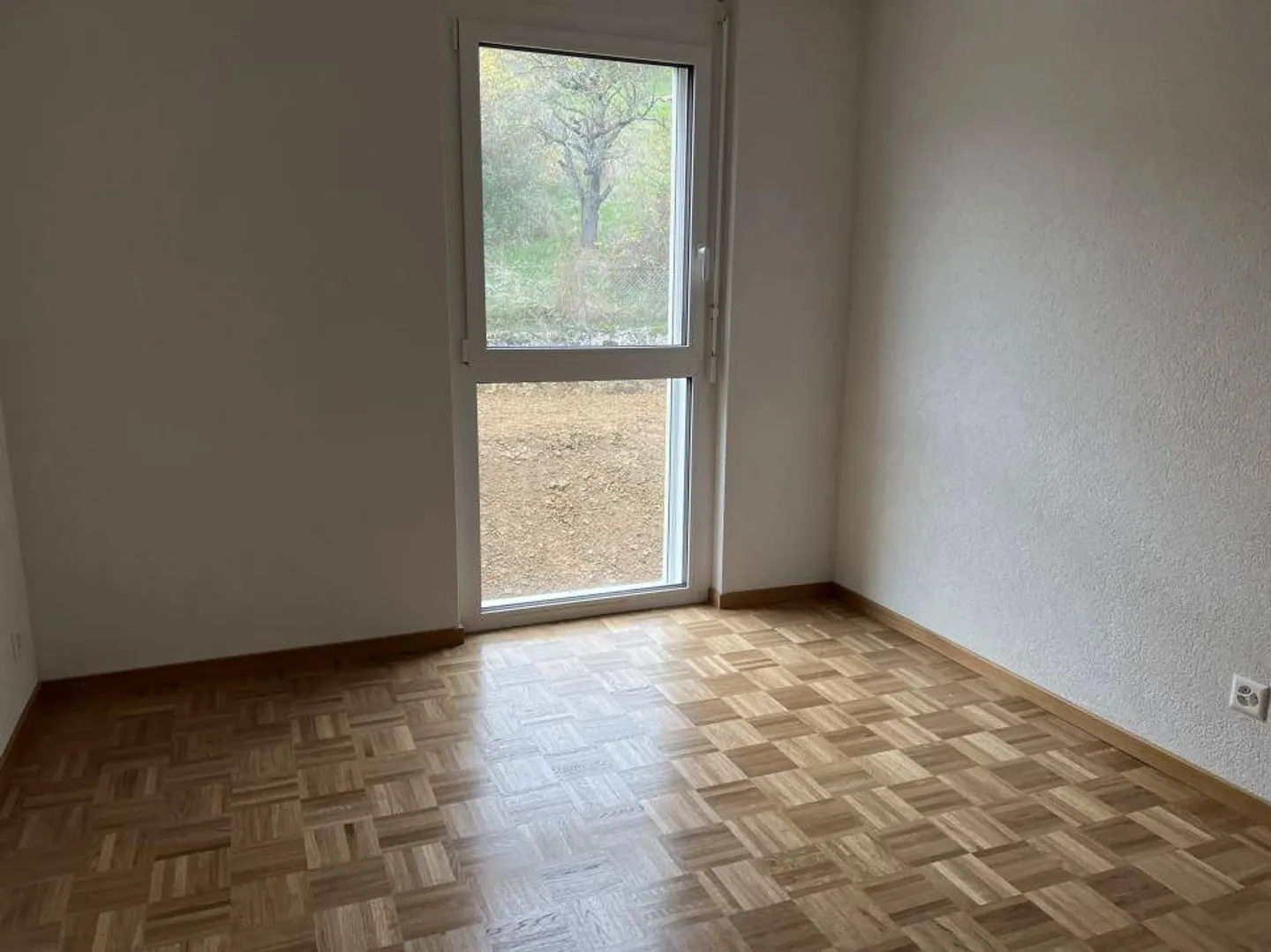 Wunderschöne neue 4½-Zimmer-Wohnung im 1. Stock mit Balkon und freiem Blick - Foto 4 von 11