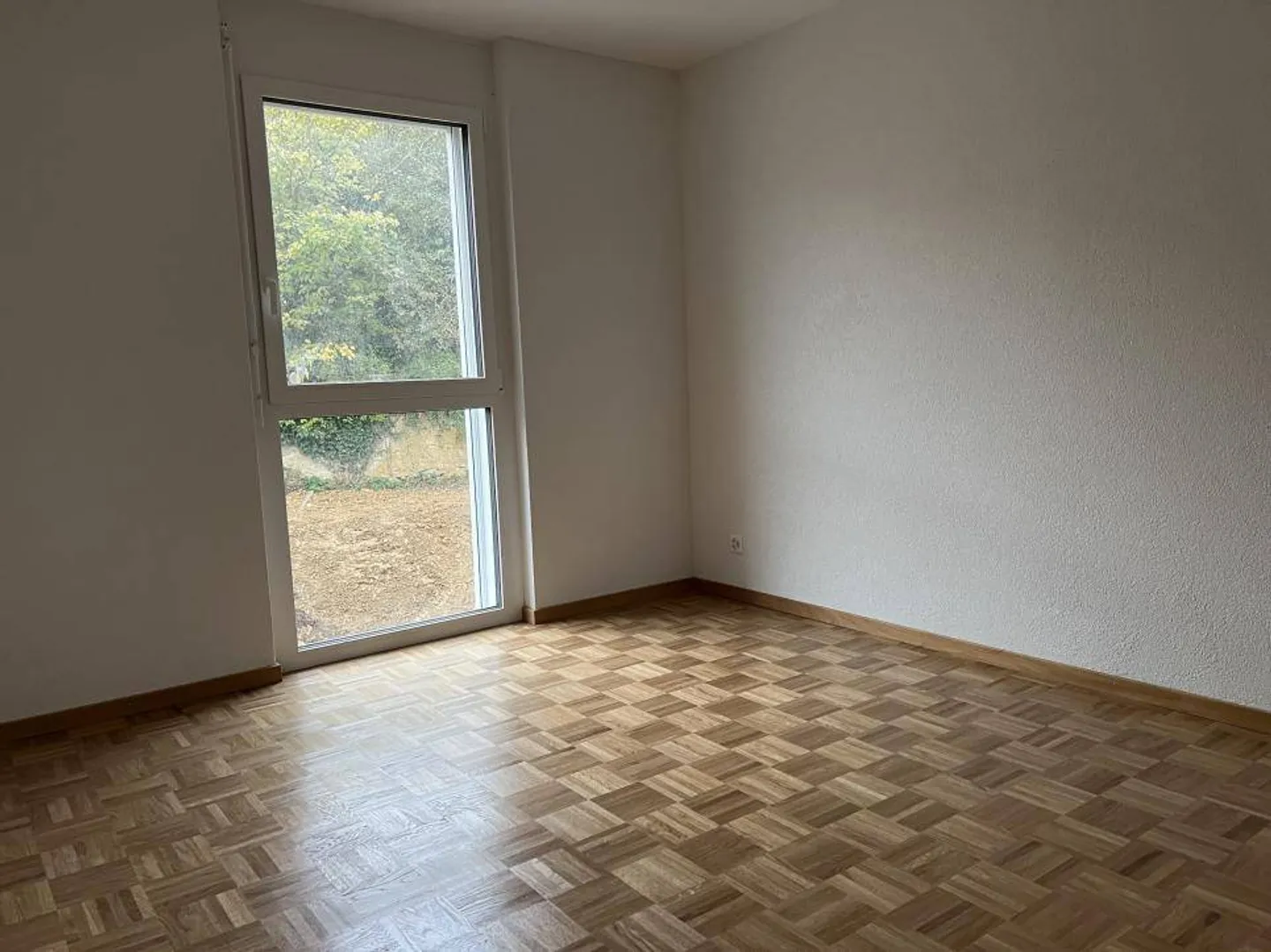 Wunderschöne neue 4½-Zimmer-Wohnung im 1. Stock mit Balkon und freiem Blick - Foto 5 von 11