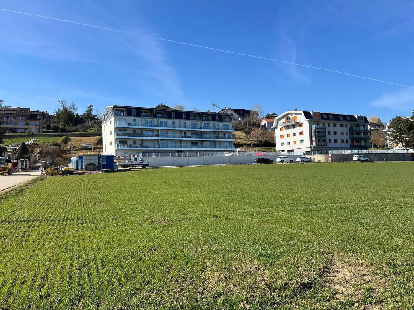 Wunderschöne neue 4½-Zimmer-Wohnung im 1. Stock mit Balkon und freiem Blick - Foto 8 von 11