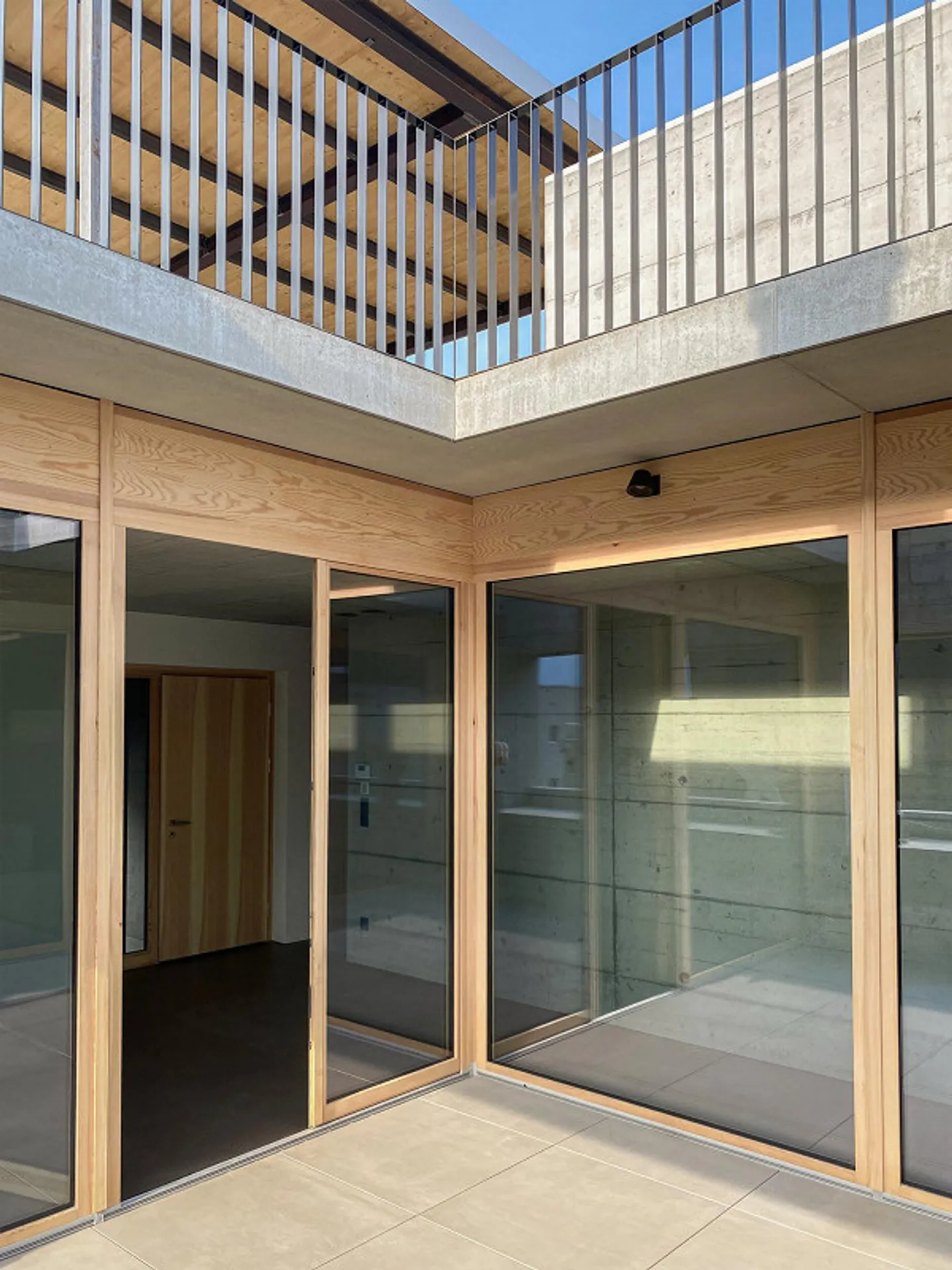 Propriété commerciale et résidentielle avec terrasse sur le toit unique - Photo 5 sur 15