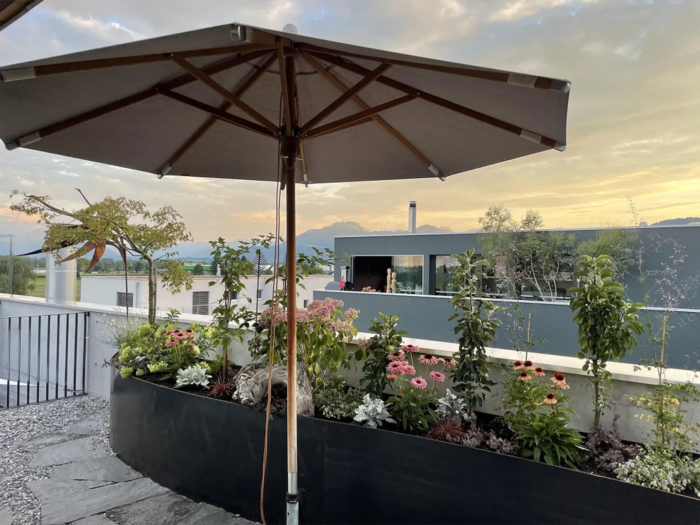 Propriété commerciale et résidentielle avec terrasse sur le toit unique - Photo 6 sur 15
