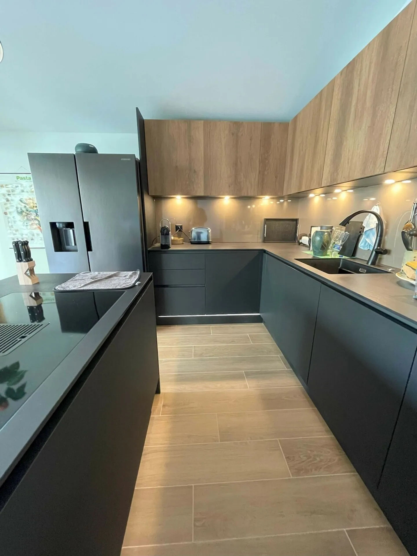 In condivisione, camera arredata e affascinante nel cuore di Montreux - Foto 4 di 7