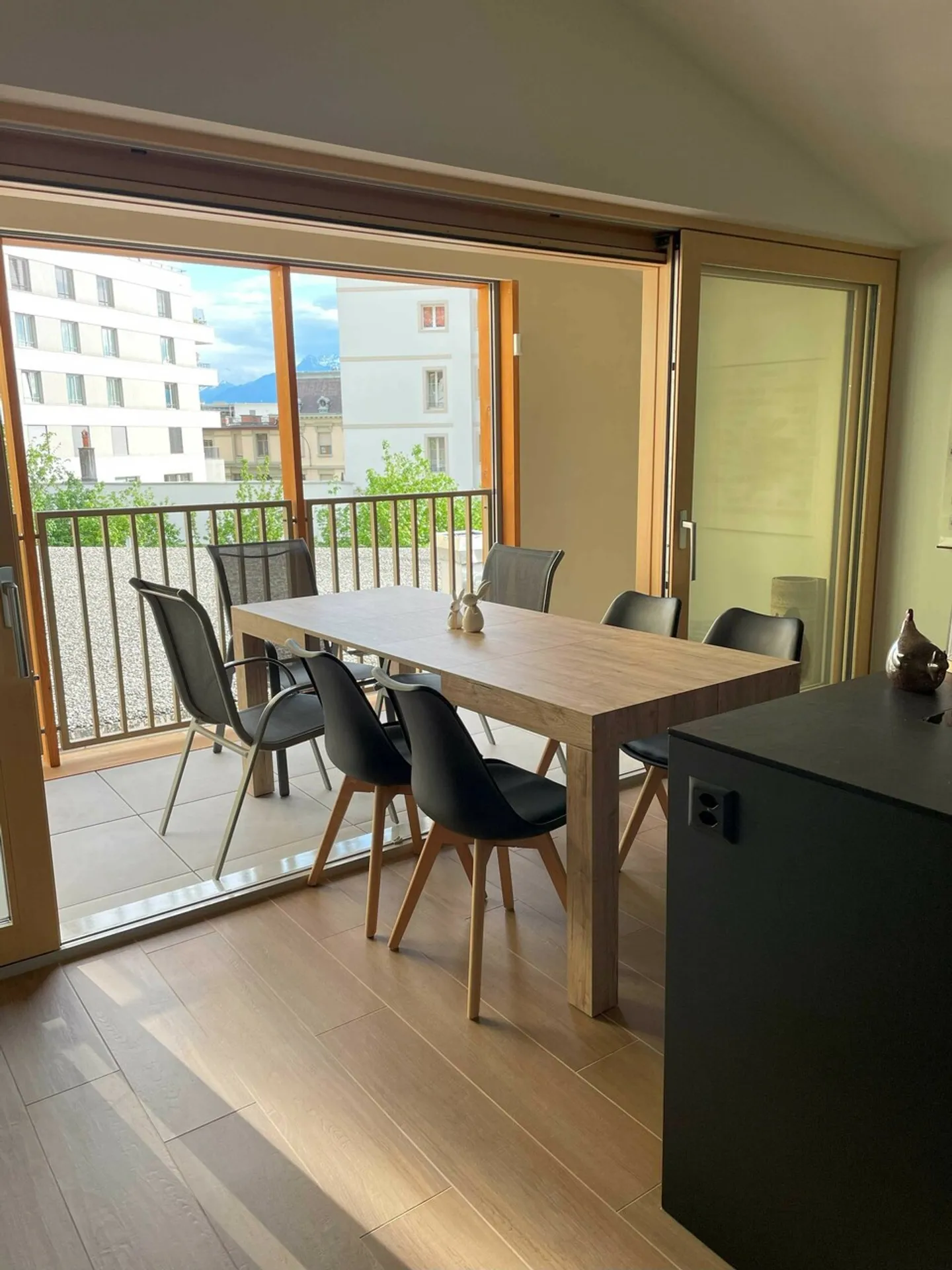 In condivisione, camera arredata e affascinante nel cuore di Montreux - Foto 5 di 7