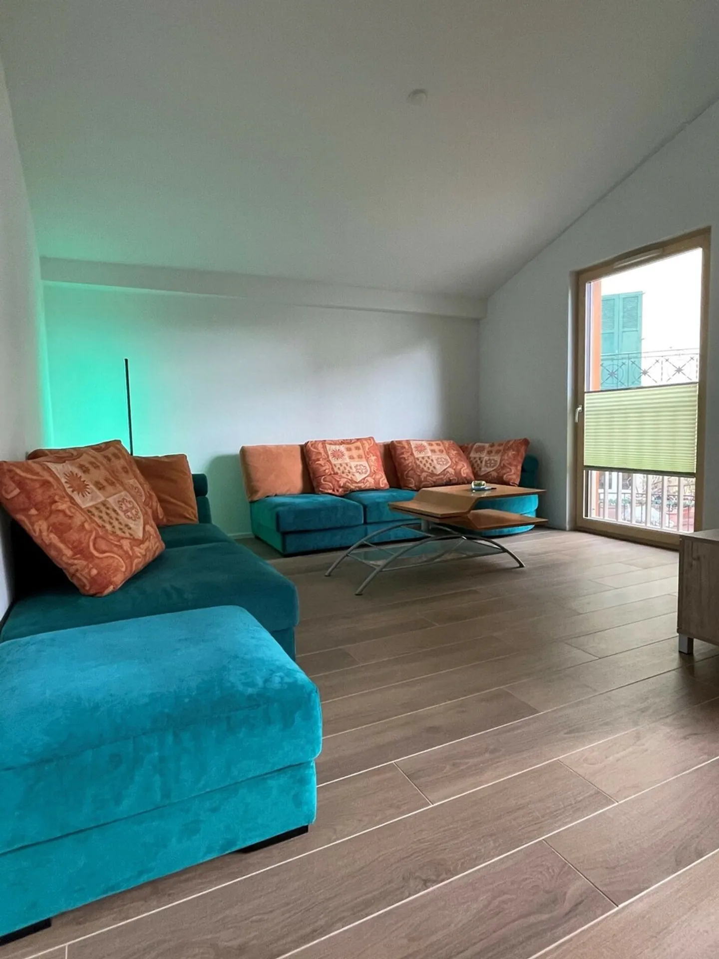 In condivisione, camera arredata e affascinante nel cuore di Montreux - Foto 6 di 7