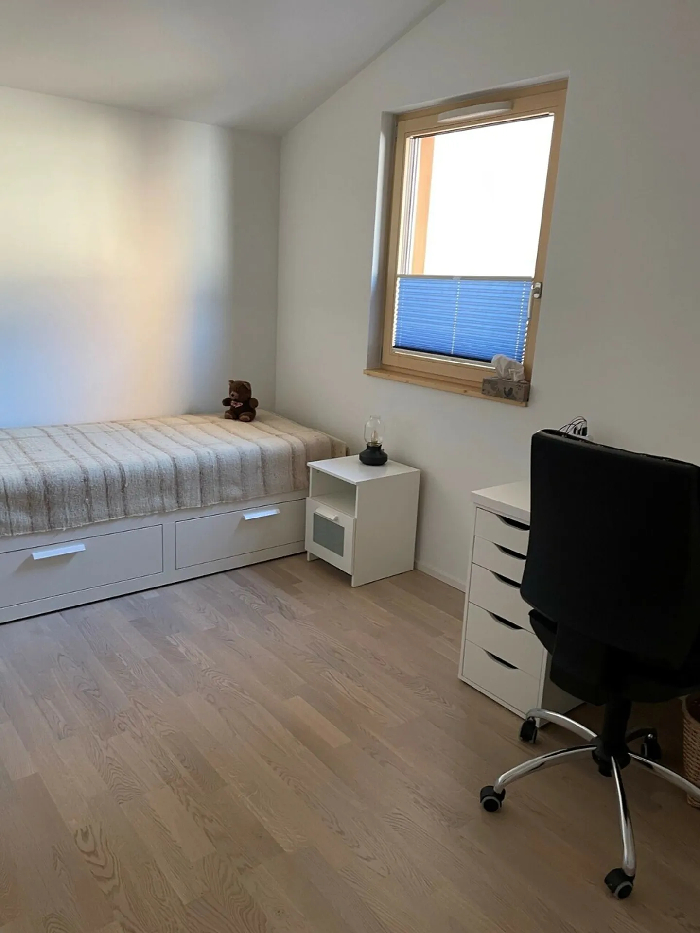 In condivisione, camera arredata e affascinante nel cuore di Montreux - Foto 2 di 7