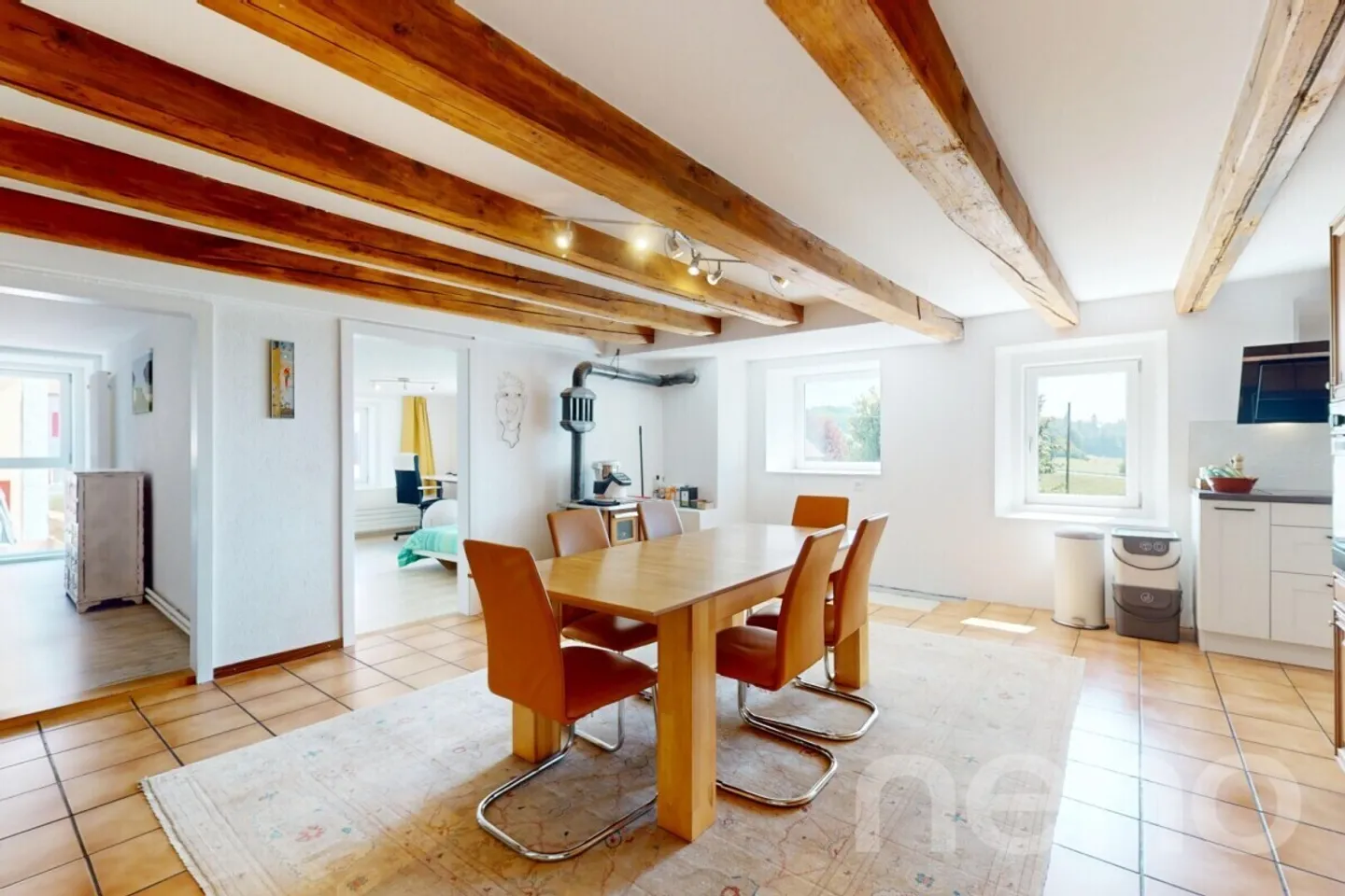 In der Nähe von Yverdon: großes renoviertes 4,5-Zimmer-Apartment mit Gemeinschaftsgarten - Foto 3 von 12