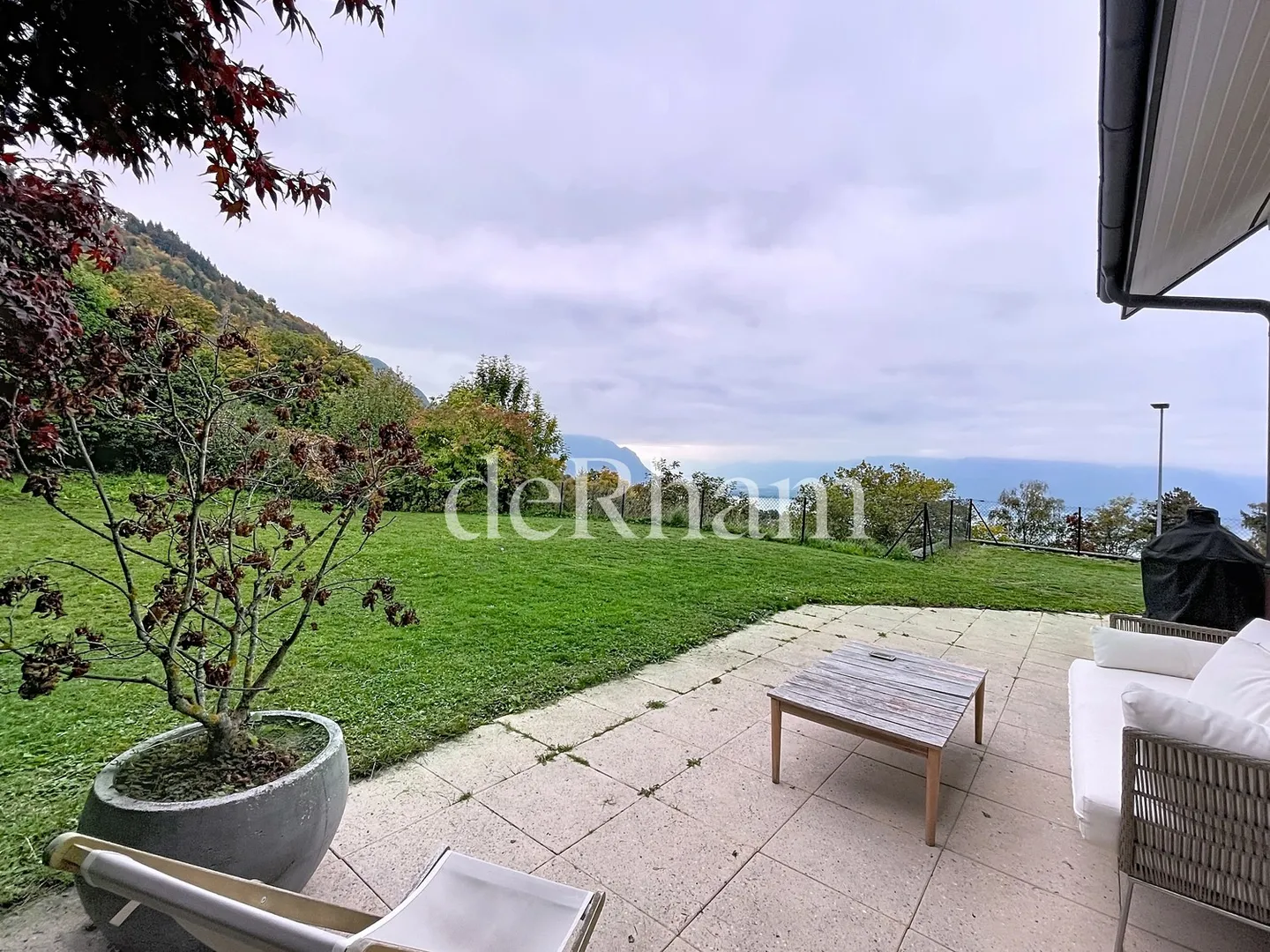 Villa luminosa e spaziosa, posizione ideale e vista panoramica! - Foto 8 di 13