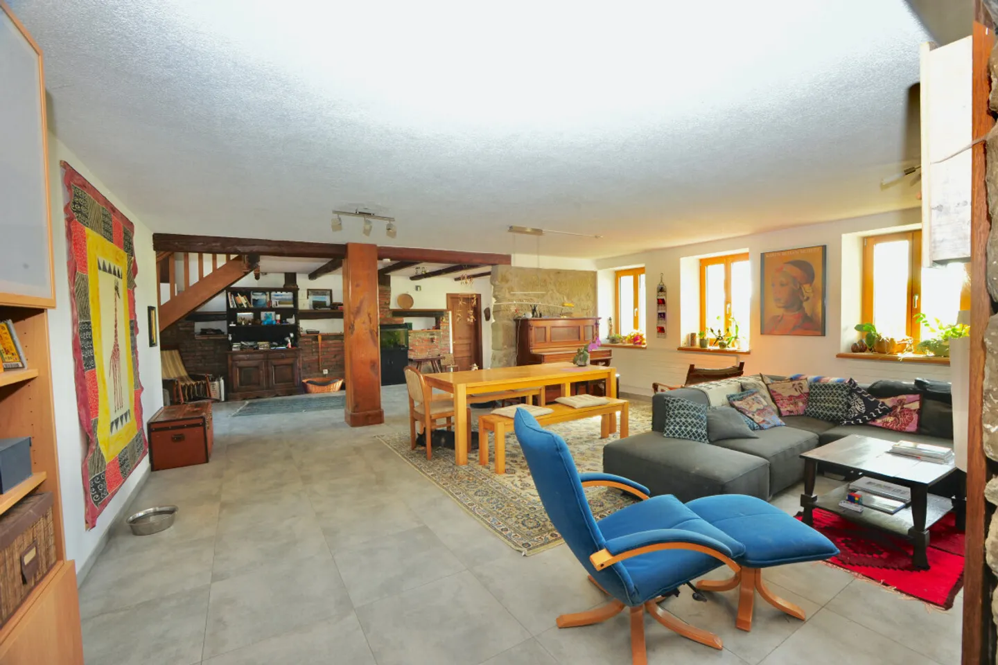 Spacious Triplex with Garden - Photo 4 of 13