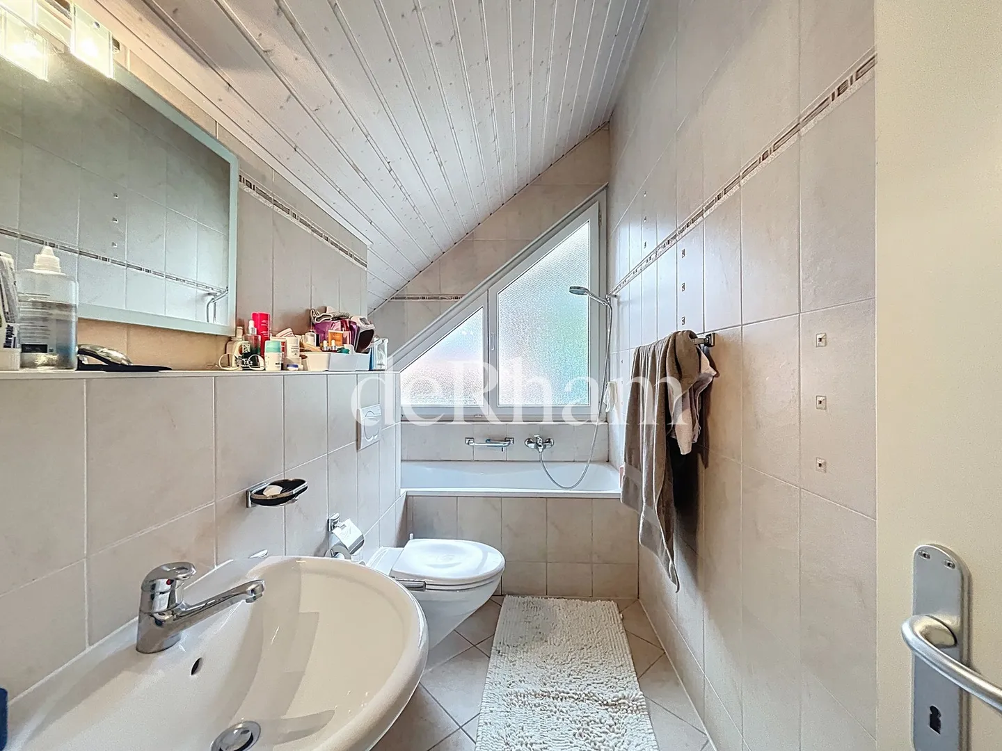 Villa luminosa e spaziosa, posizione ideale e vista panoramica! - Foto 12 di 13