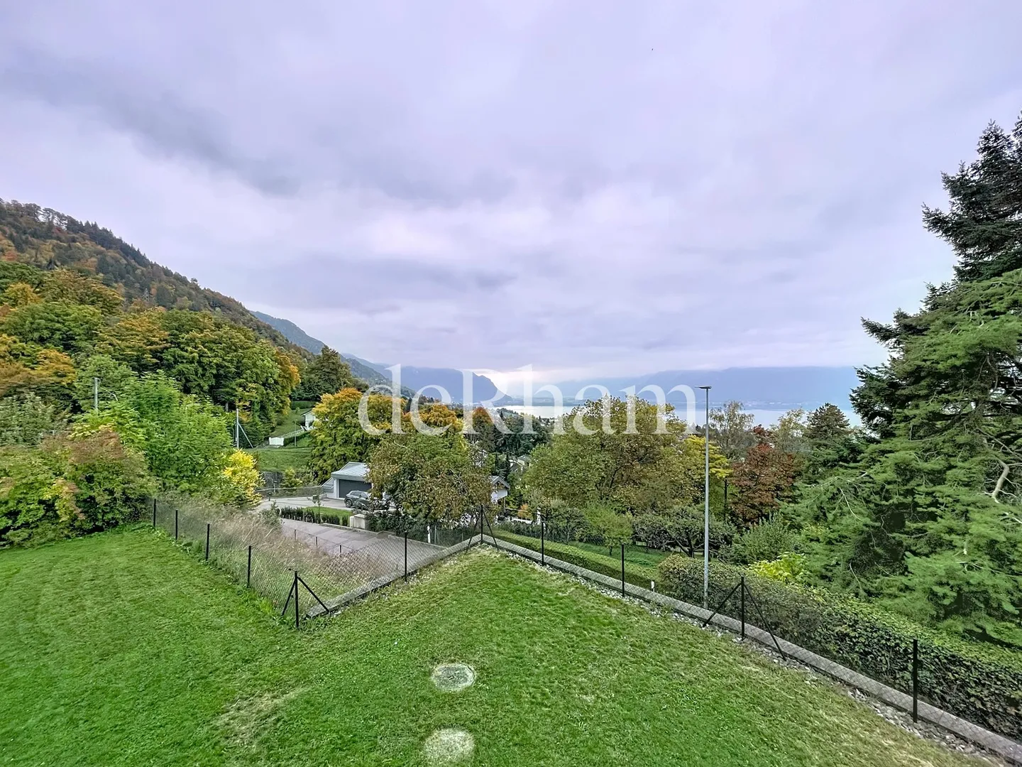 Villa luminosa e spaziosa, posizione ideale e vista panoramica! - Foto 9 di 13