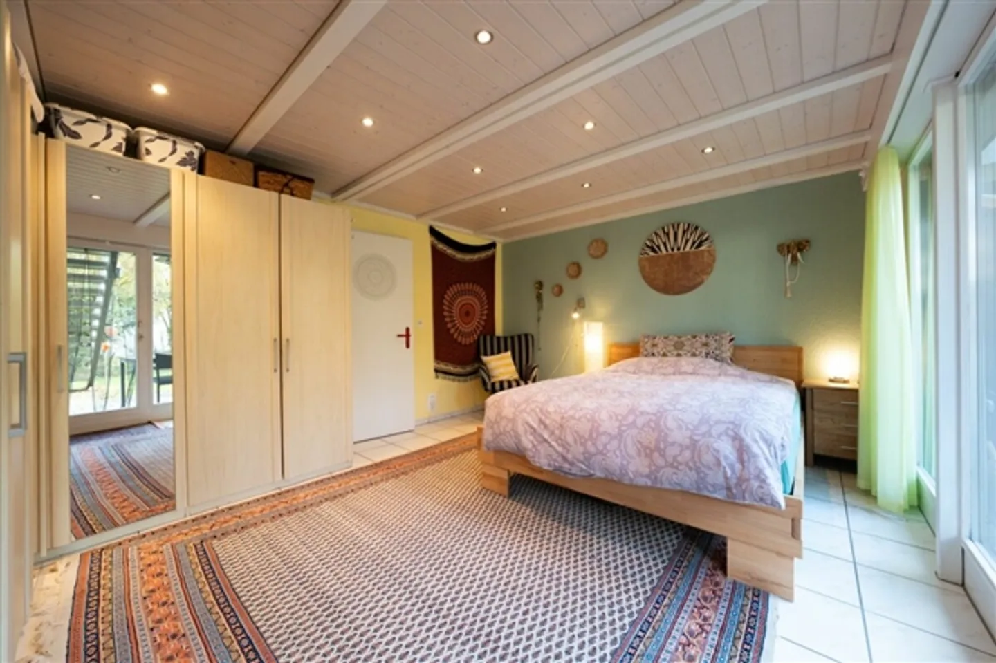 Maison mitoyenne avec jardin et emplacement idéal en ville - Photo 6 sur 13