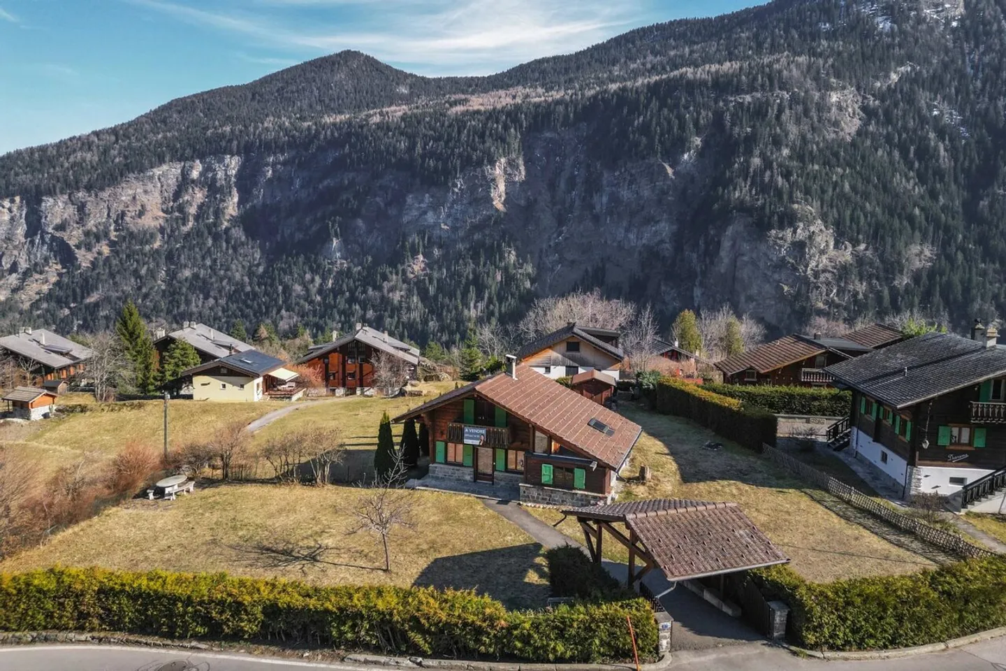 Chalet di fronte alla funivia di Marécottes - Foto 1 di 6