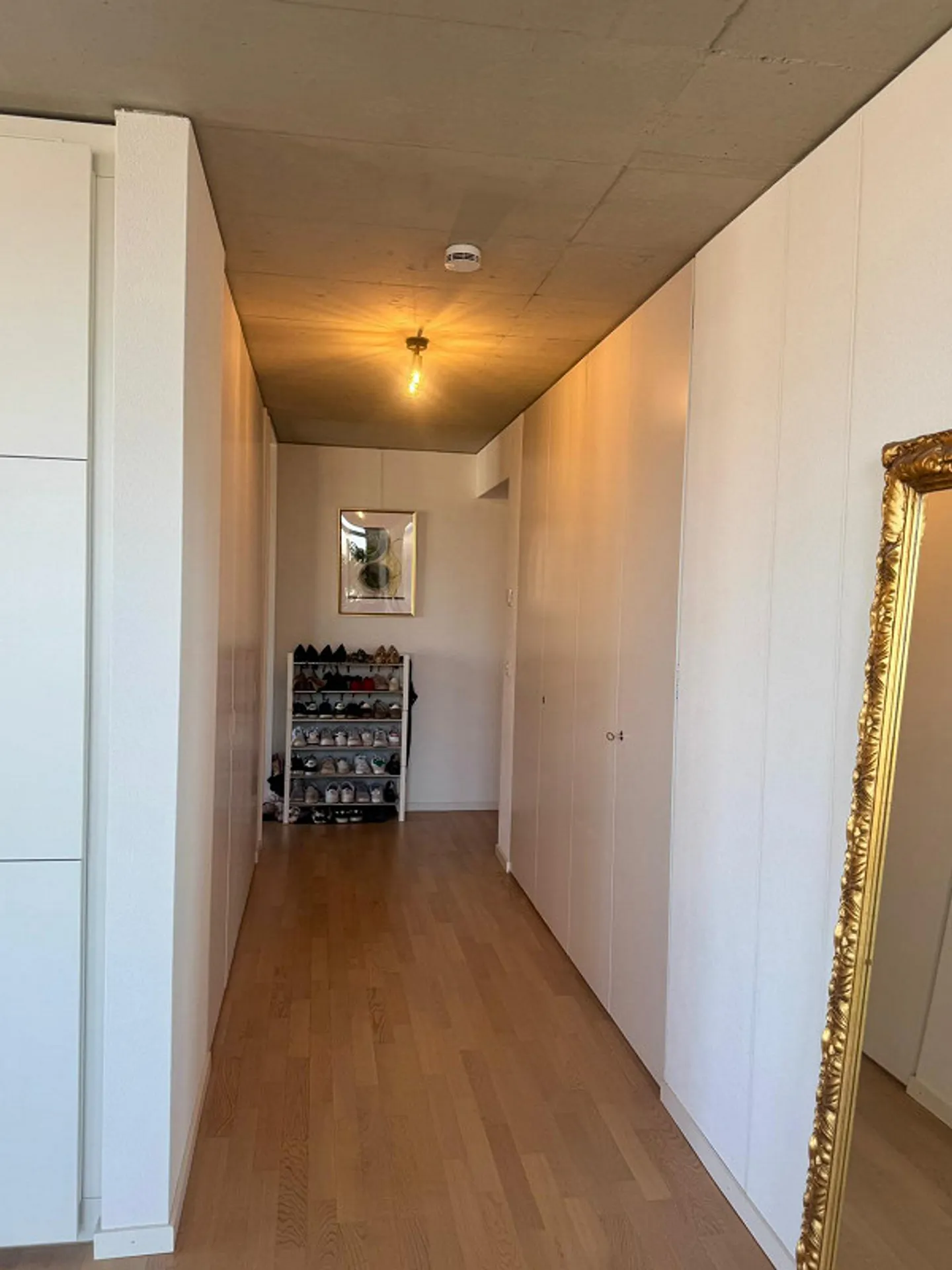 APPARTAMENTO ARREDATO 3.5 STANZE CON BALCONE & VISTA (13° PIANO) – TEMPORANEO - Foto 5 di 9