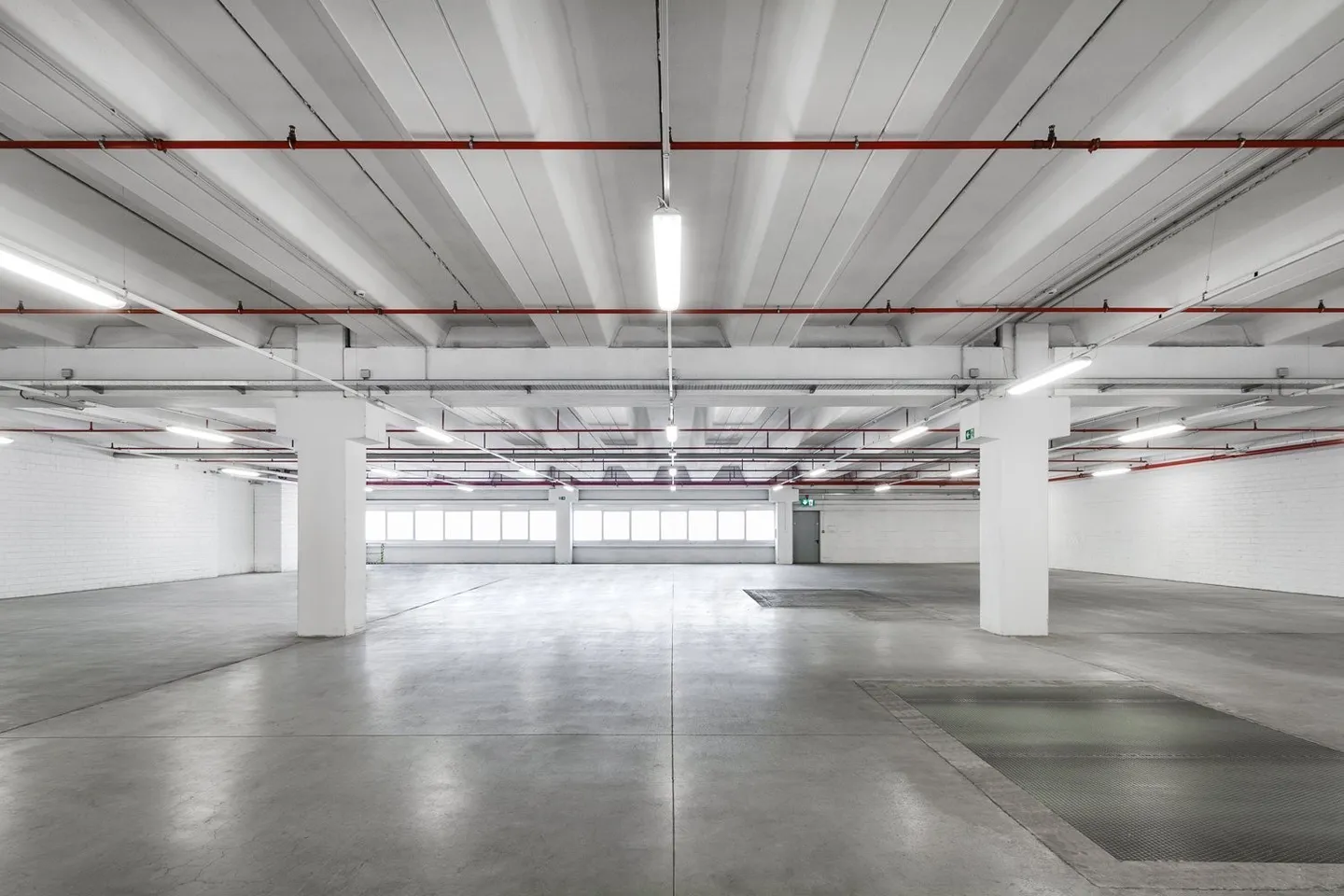 CADENAZZO -  Ampio magazzino/laboratorio di 3'260 mq in affitto a Cadenazzo. - Foto 2 di 24