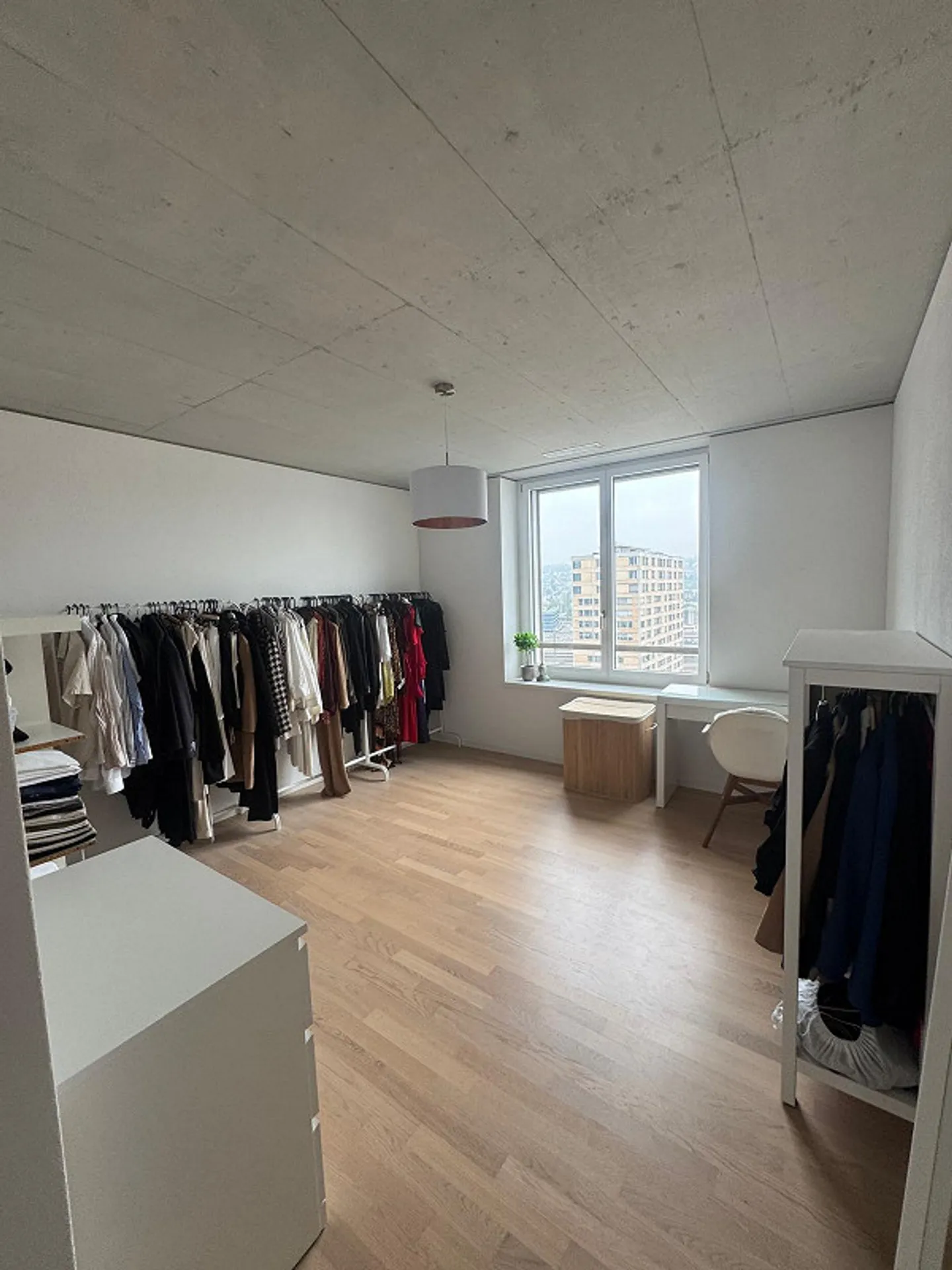 APPARTAMENTO ARREDATO 3.5 STANZE CON BALCONE & VISTA (13° PIANO) – TEMPORANEO - Foto 7 di 9