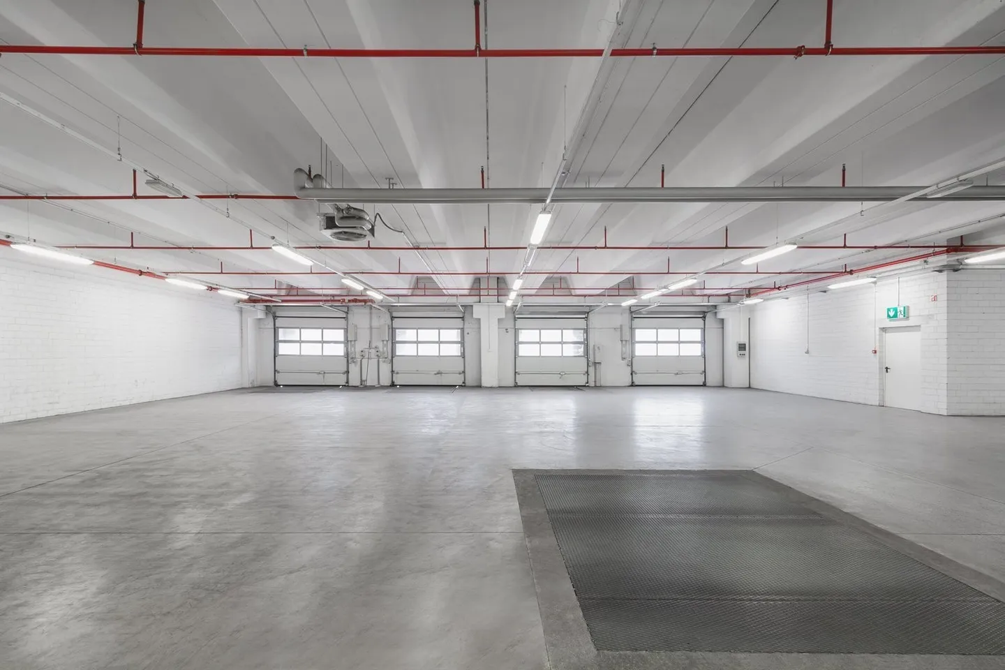 CADENAZZO -  Ampio magazzino/laboratorio di 3'260 mq in affitto a Cadenazzo. - Foto 3 di 24