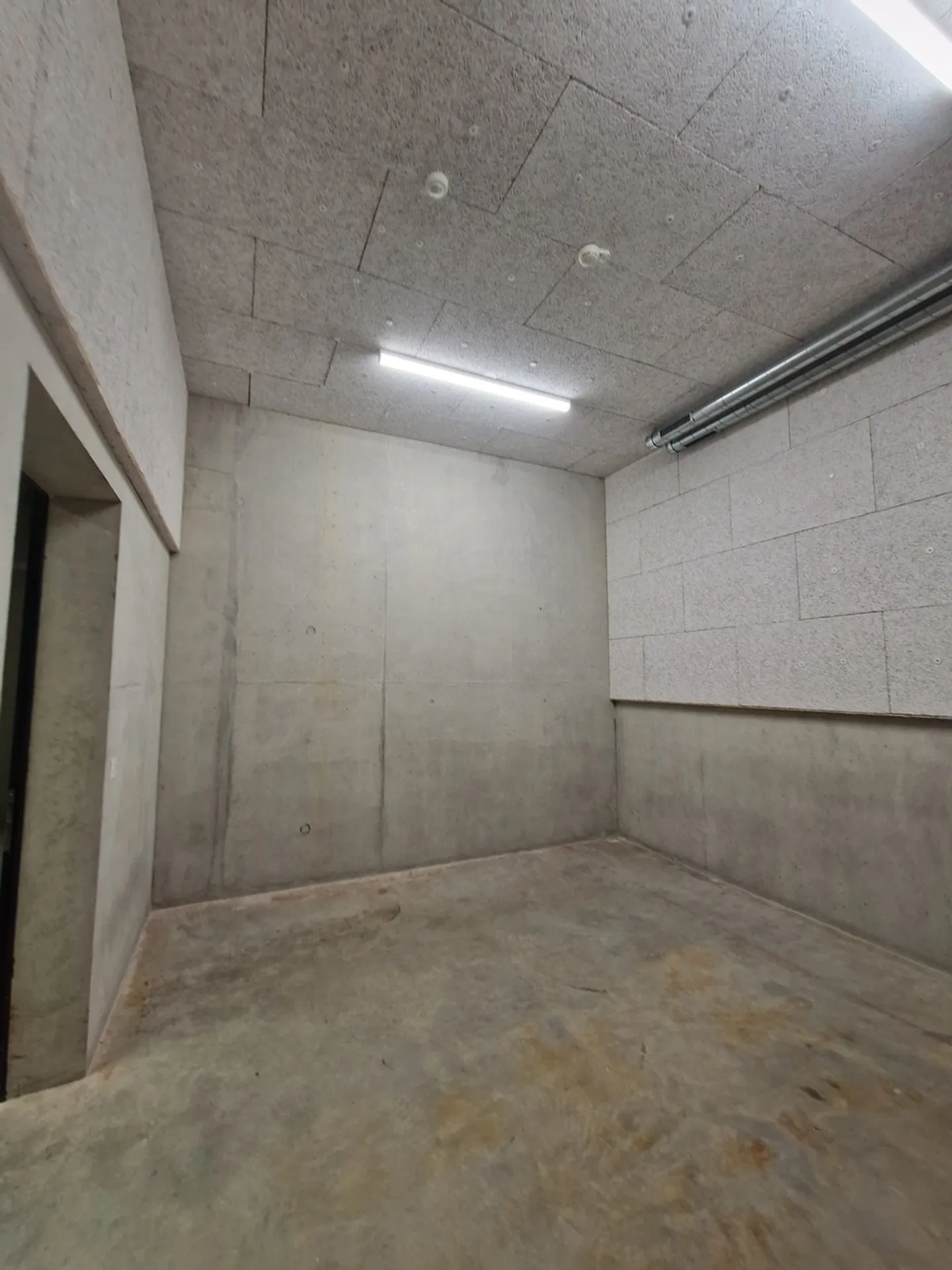 Storage surfaces of approx. 19 m² in the basement – Meyrin - Photo 1 of 4