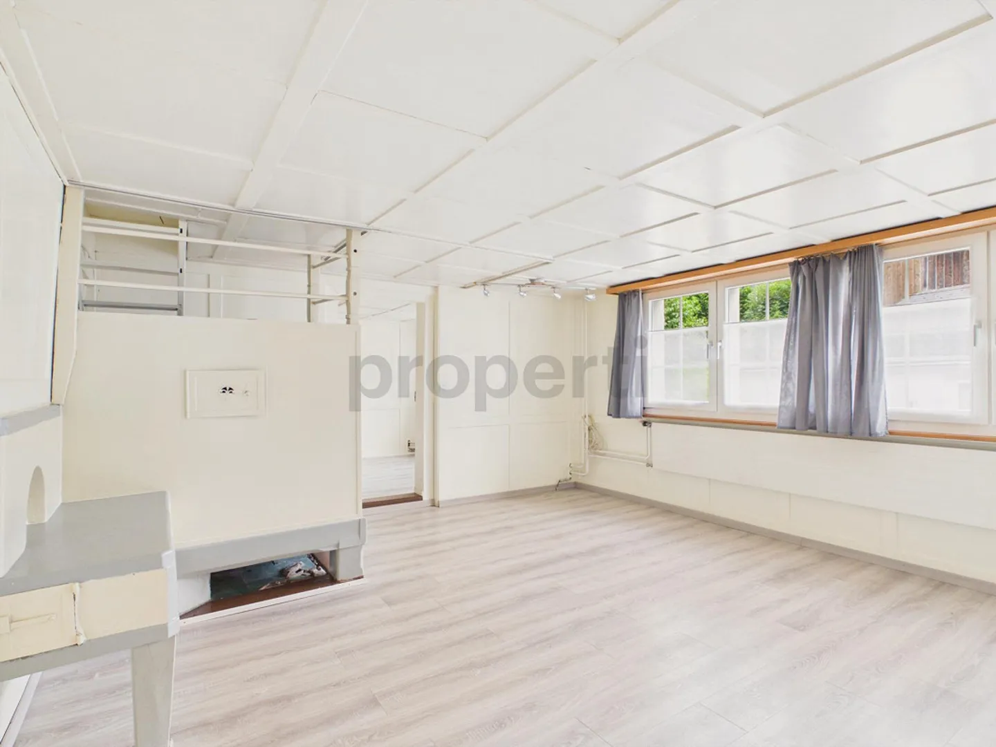 Historic Single-Family House with Charming Living Comfort in Glarus South - Photo 4 of 14