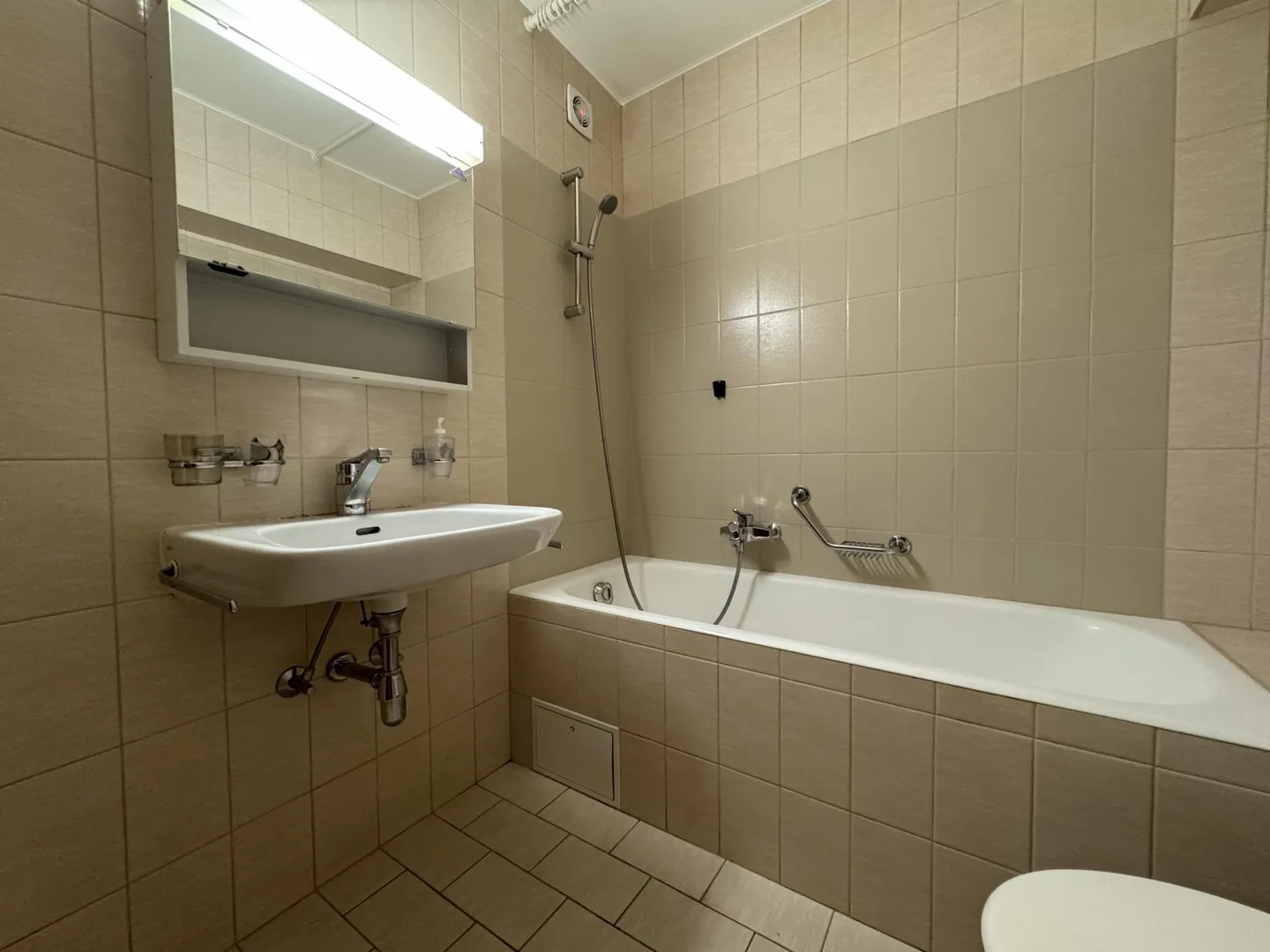 Spazioso appartamento 2.5 vicino a Piazza Centrale - Foto 4 di 8