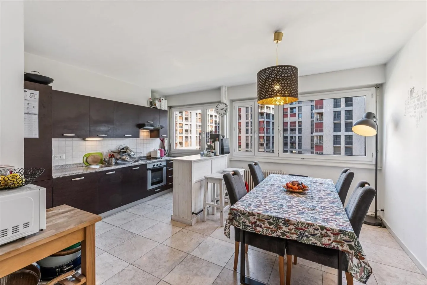 EXKLUSIV - Geräumige 4-Zimmer-Wohnung mit Balkon - Foto 1 von 12