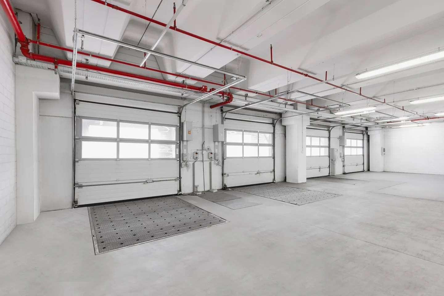 CADENAZZO -  Ampio magazzino/laboratorio di 3'260 mq in affitto a Cadenazzo. - Foto 5 di 24