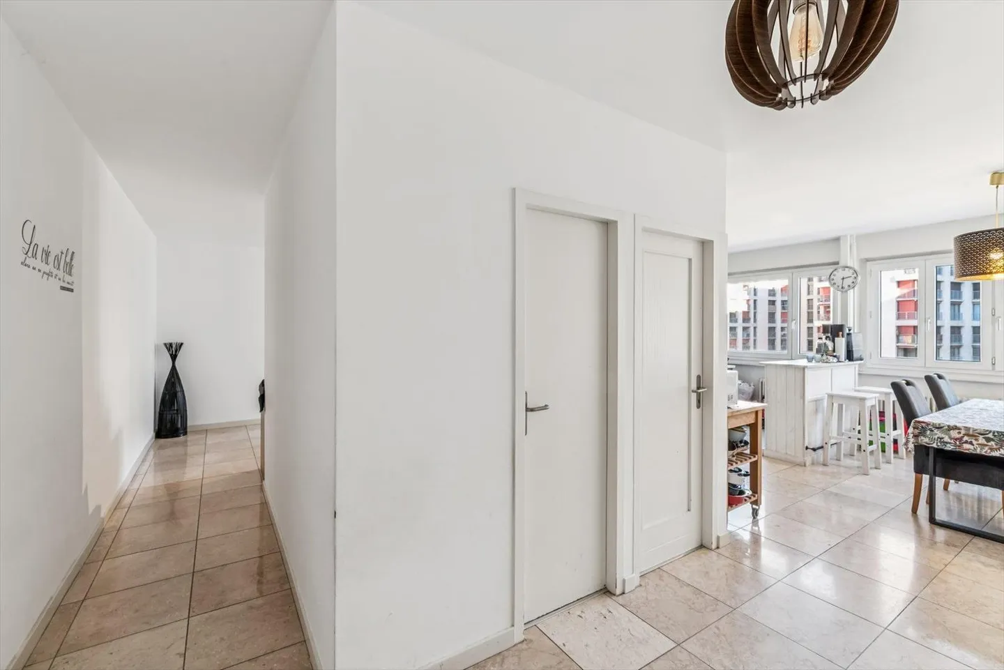 EXKLUSIV - Geräumige 4-Zimmer-Wohnung mit Balkon - Foto 7 von 12