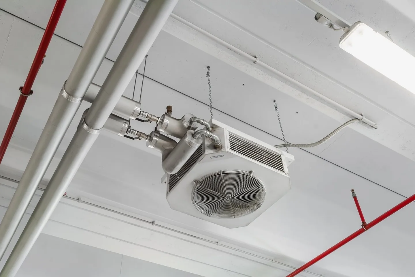 CADENAZZO -  Ampio magazzino/laboratorio di 3'260 mq in affitto a Cadenazzo. - Foto 10 di 24