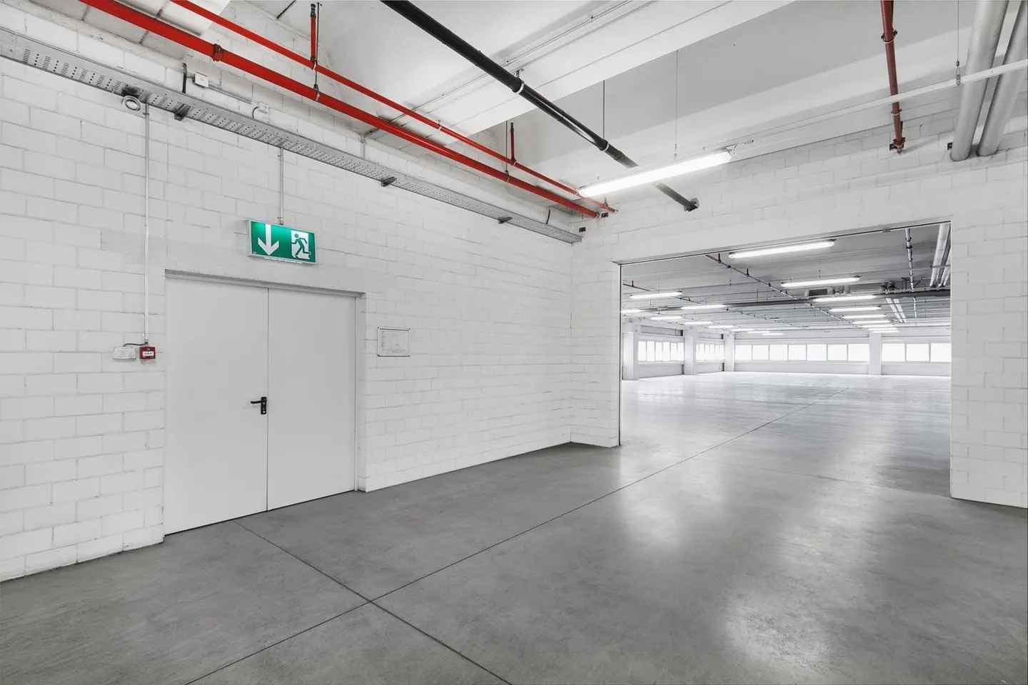 CADENAZZO -  Ampio magazzino/laboratorio di 3'260 mq in affitto a Cadenazzo. - Foto 11 di 24