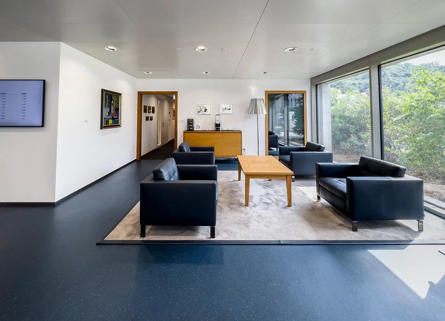 Edificio commerciale e per uffici centrale - Foto 4 di 9