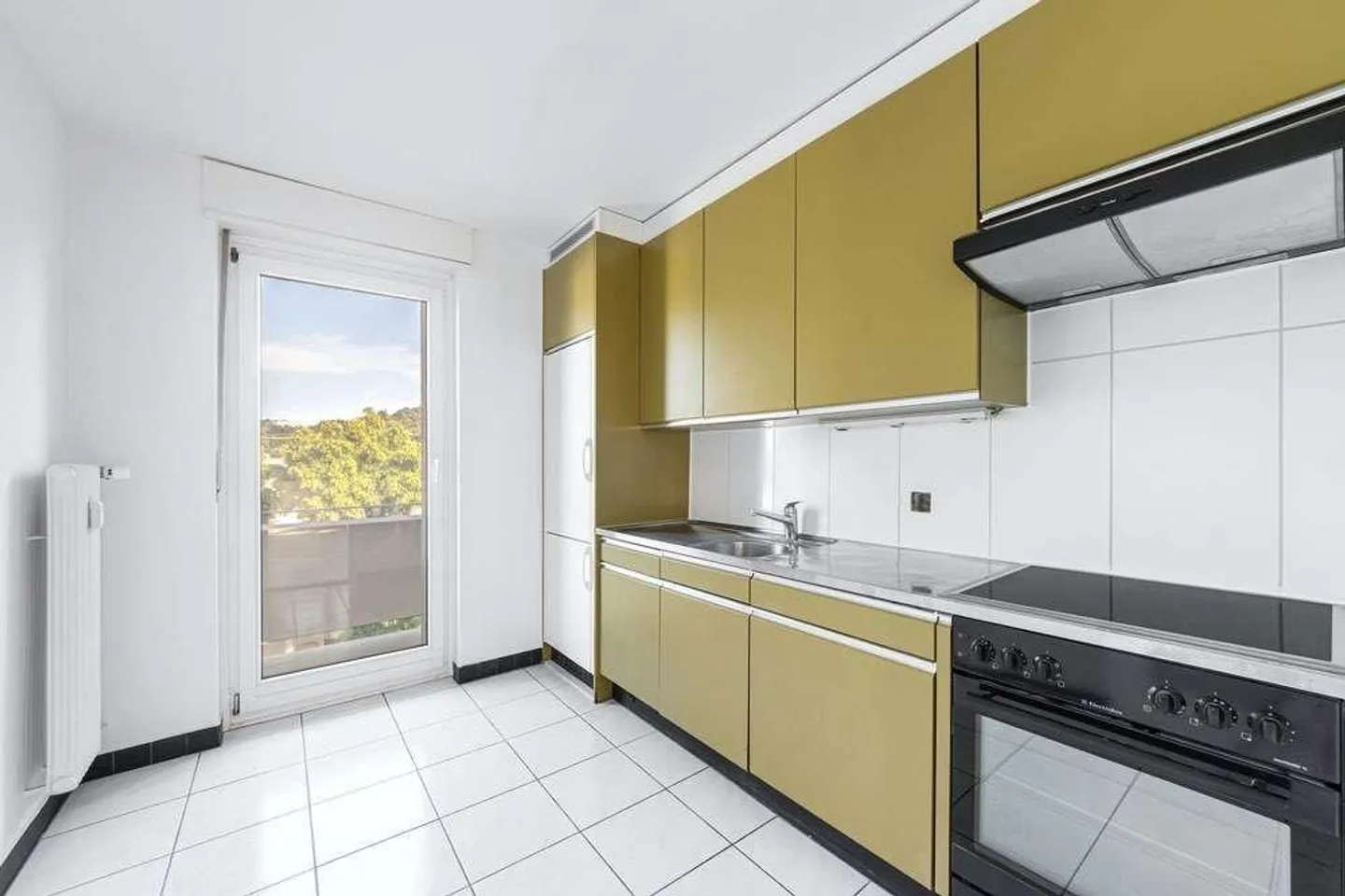Piccolo edificio multifamiliare nel verde - Foto 6 di 7