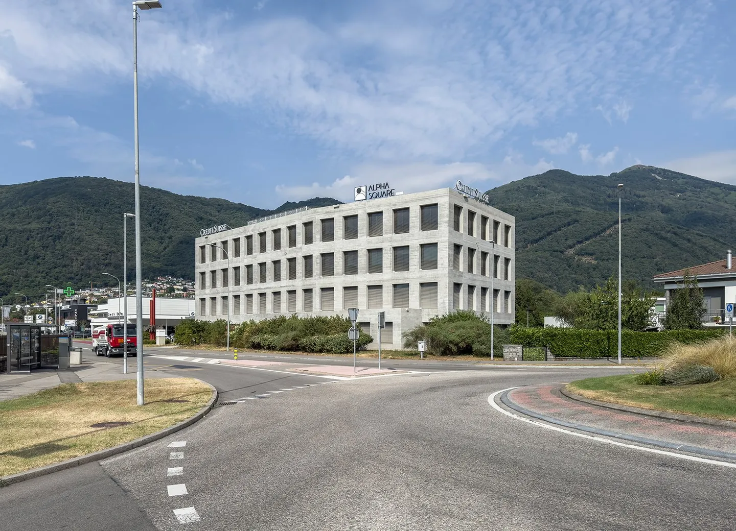 Edificio commerciale e per uffici centrale - Foto 7 di 9