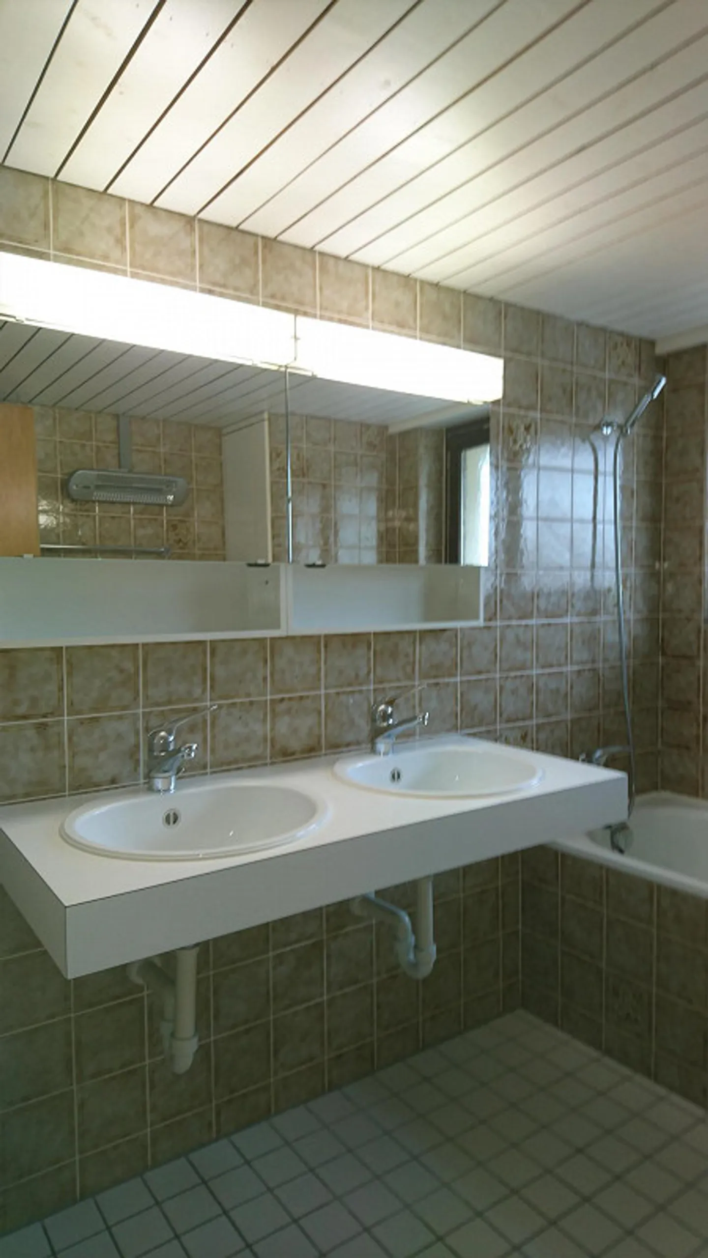 Appartement 4,5 pièces dans un emplacement calme - Photo 11 sur 12