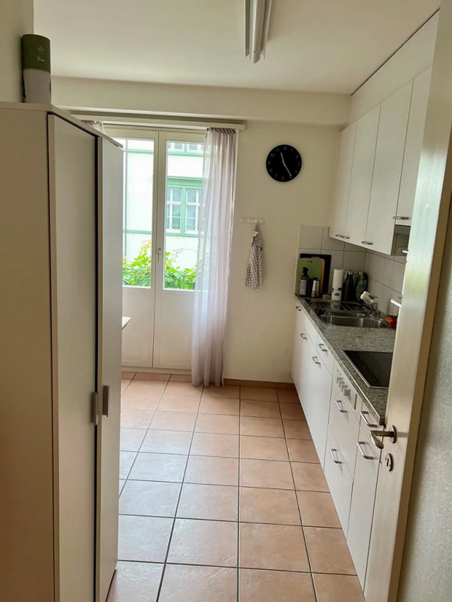 Spacious Living in the St. Alban District! - Photo 3 of 7