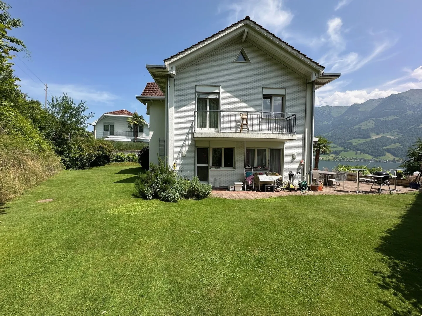 Casa unifamiliare di 7,5 stanze con splendida vista sul lago e sulle montagne! - Foto 4 di 4