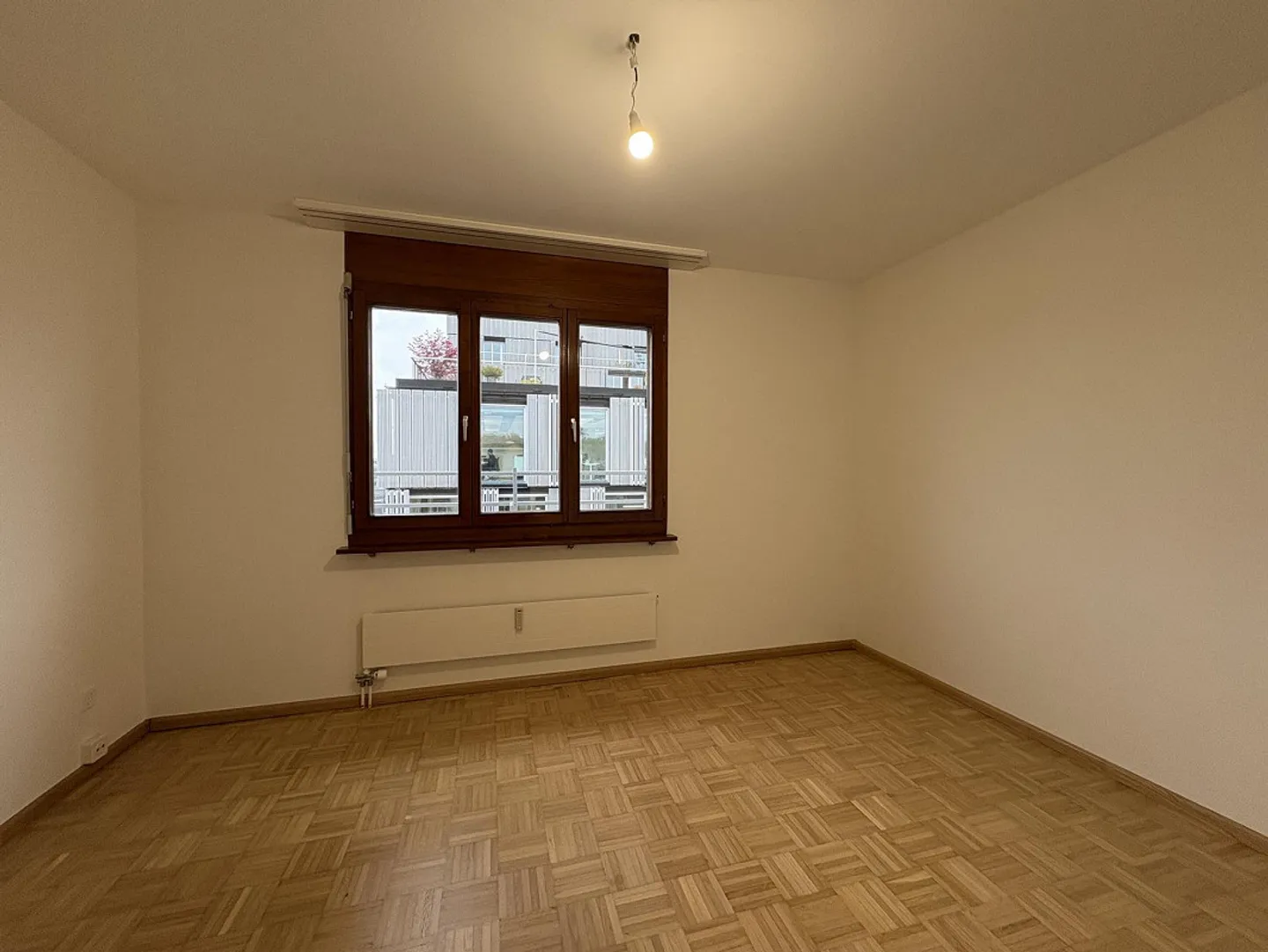Attico ristrutturato di 4,5 stanze nel "Gundeli" di Basilea! - Foto 4 di 10